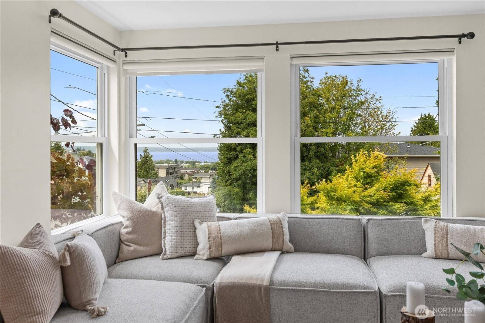 Edmonds, WA 98020,206 8th AVE N