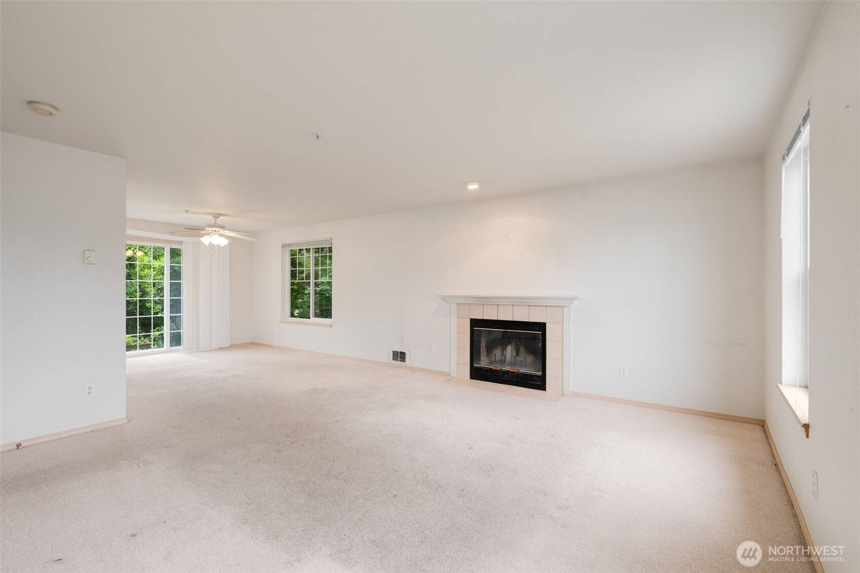 Renton, WA 98056,1160 MONROE AVE NE #B-4