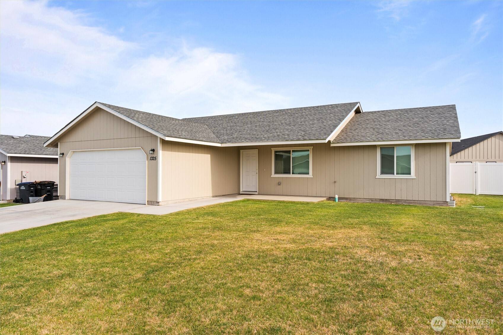 Moses Lake, WA 98837,1325 W Polo Ridge DR
