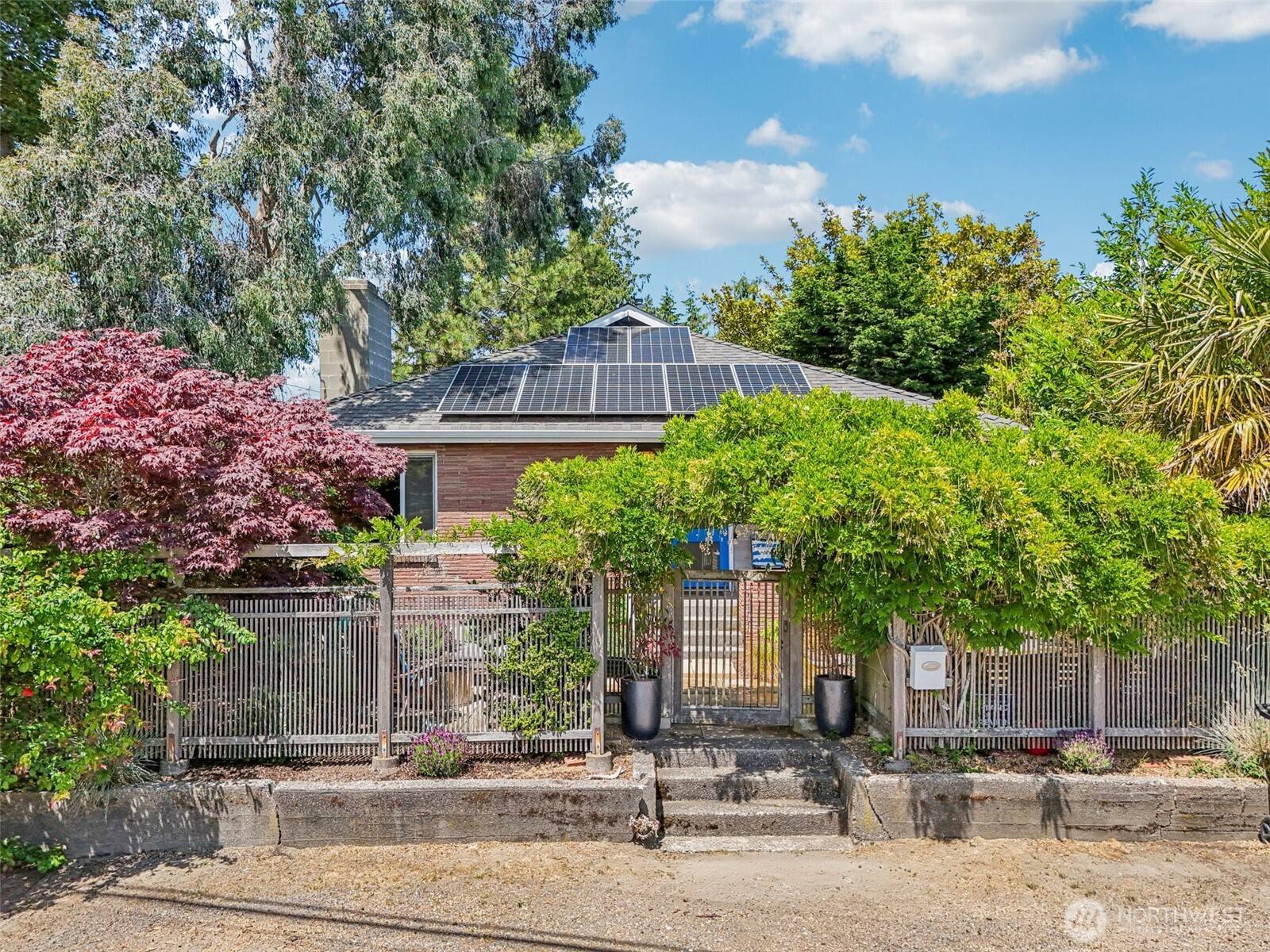 Seattle, WA 98116,6412 SW Hinds ST