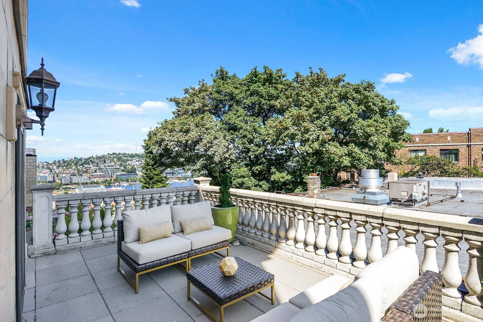 Seattle, WA 98102,745 Bellevue AVE E #201
