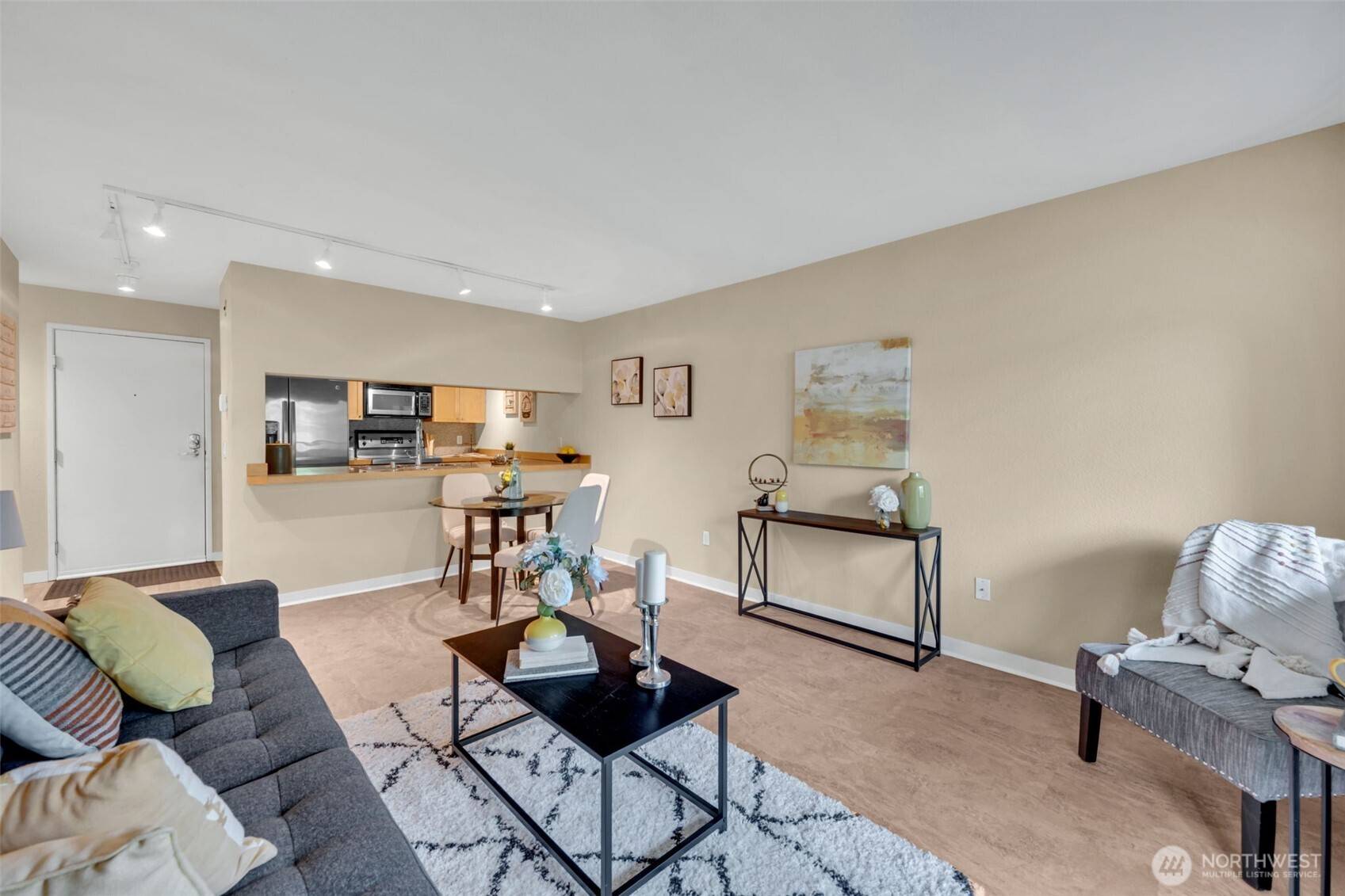 Seattle, WA 98119,275 W Roy ST #319