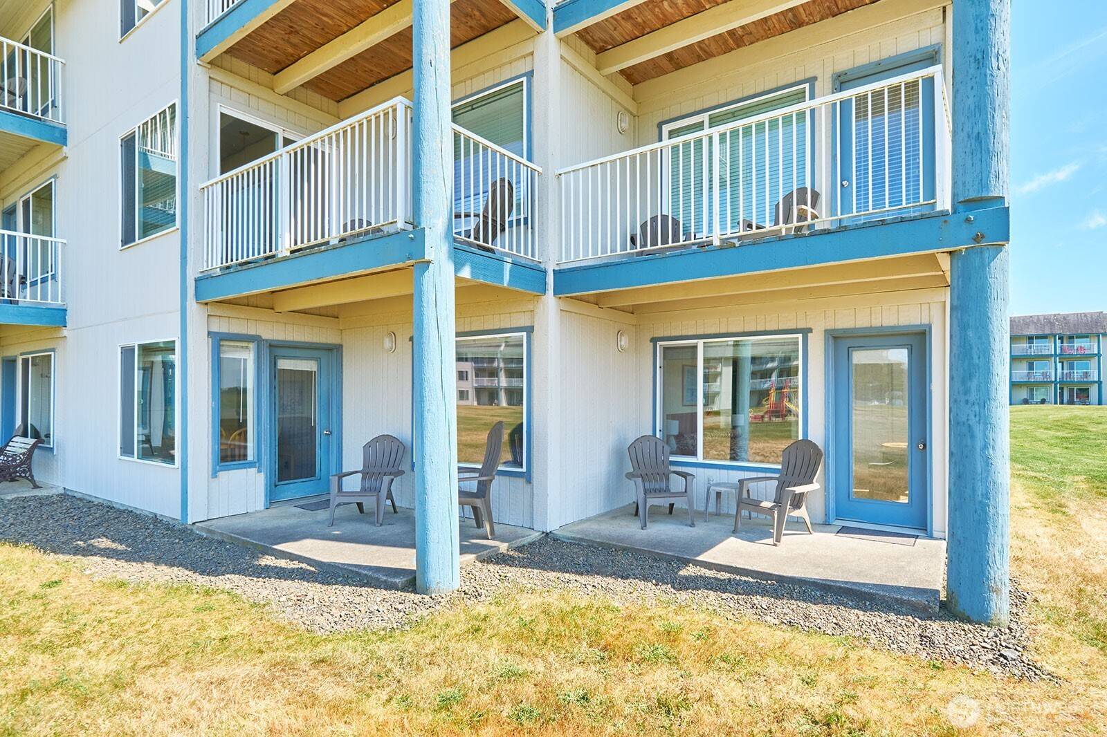 Long Beach, WA 98631,210 26th ST NW #201/2