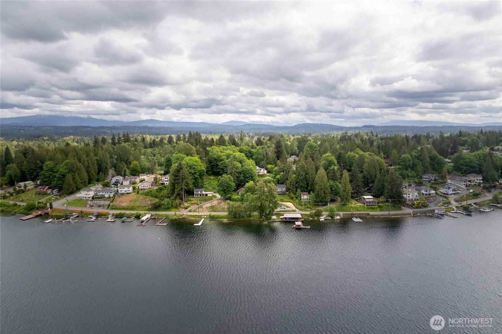 Lake Stevens, WA 98258,113 E Lake Stevens RD