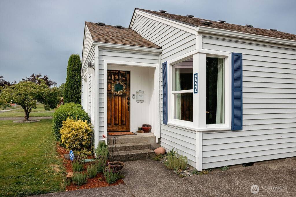 Longview, WA 98632,526 20th AVE