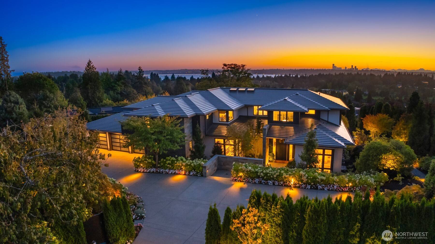 Clyde Hill, WA 98004,9001 NE 14th ST