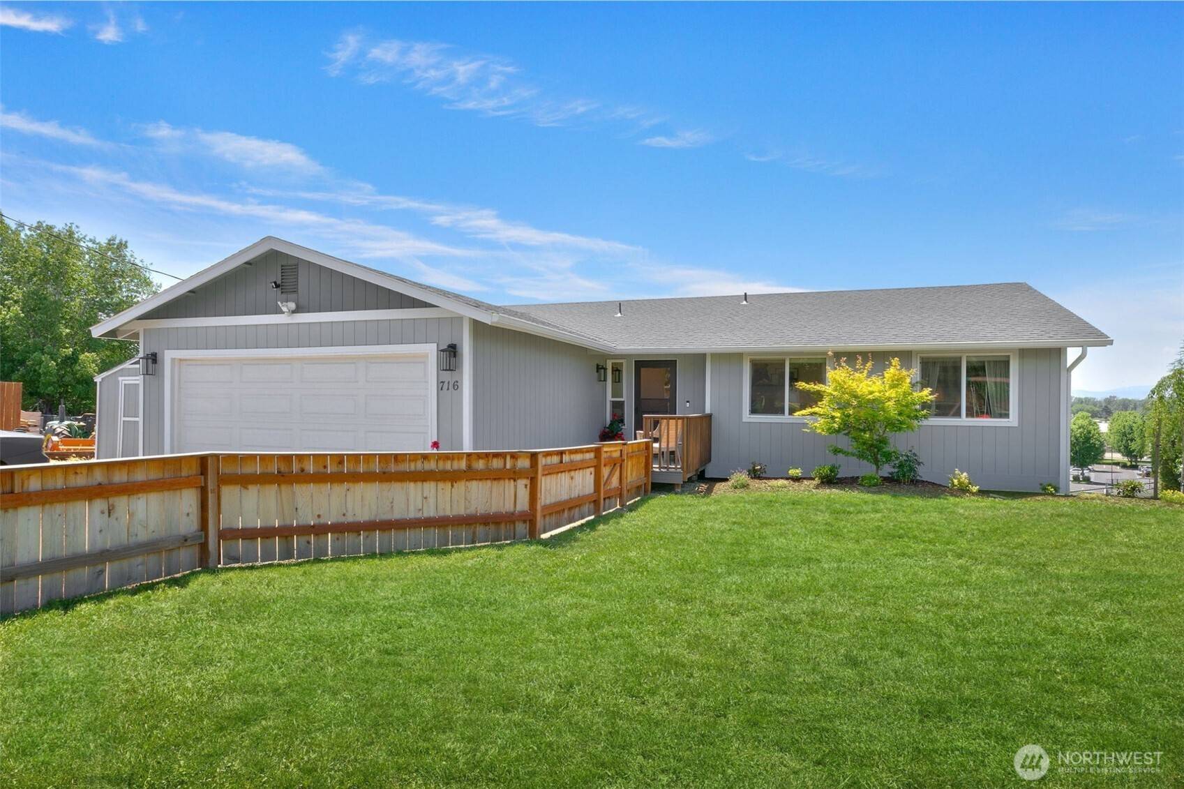 Yakima, WA 98901,716 Cascadia Park DR