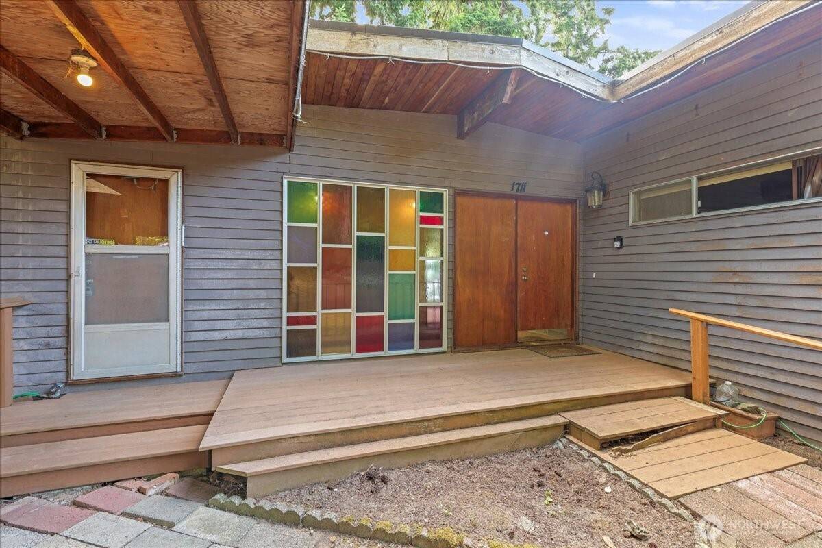 Sammamish, WA 98075,1711 E Lake Sammamish PL SE