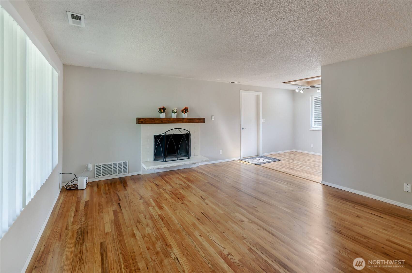 Federal Way, WA 98023,30004 5th AVE SW