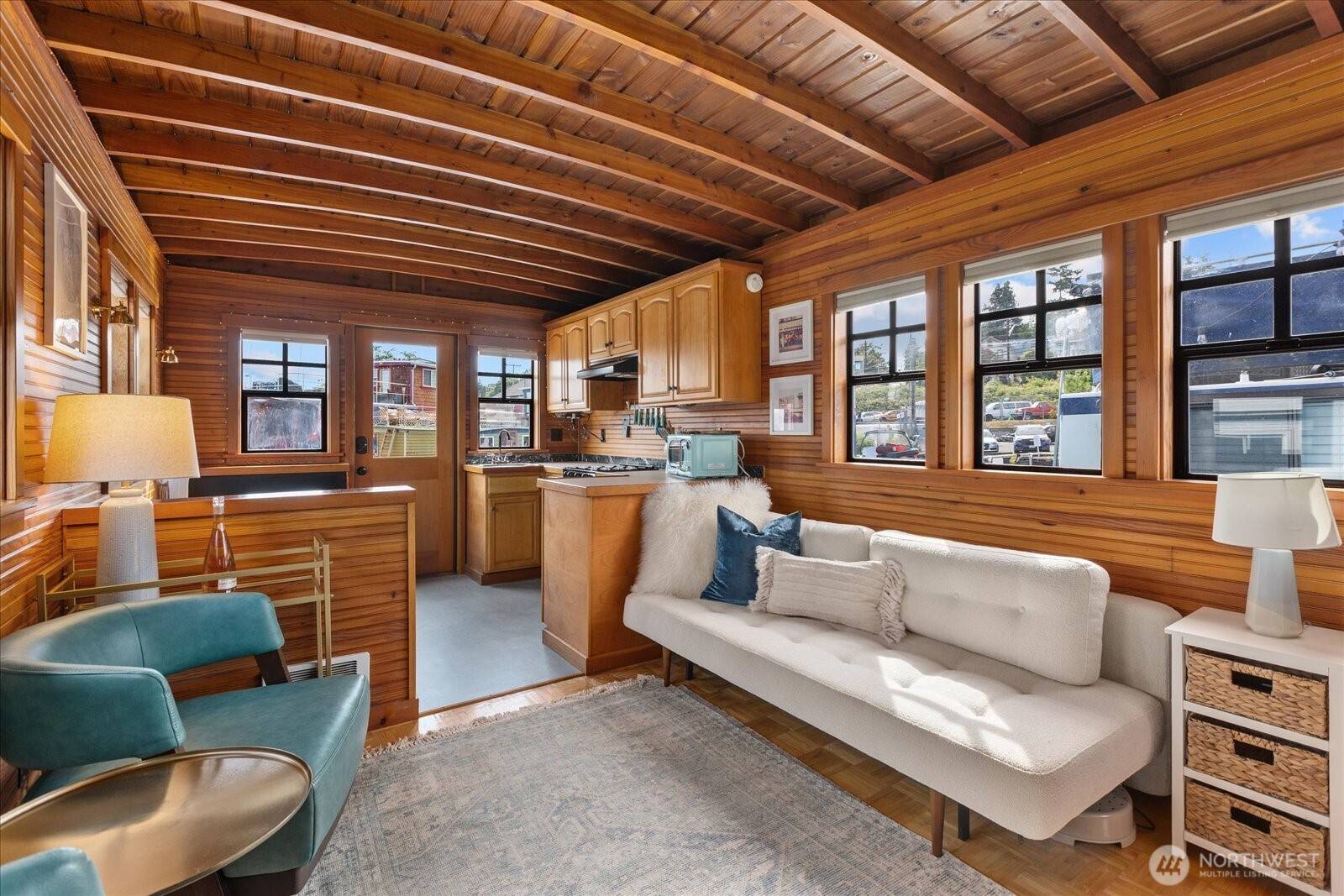 Seattle, WA 98103,2401 N Northlake WAY #E7