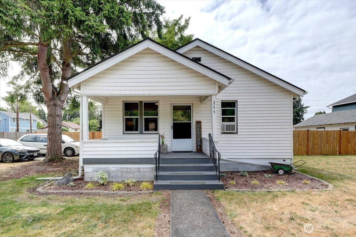 Yelm, WA 98597,211 Stevens AVE NE