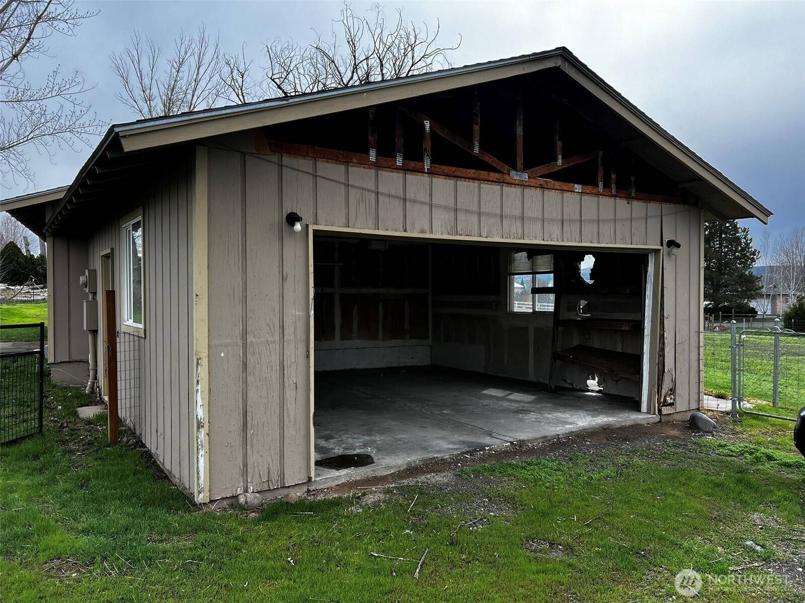 Selah, WA 98942,161 Whites PL