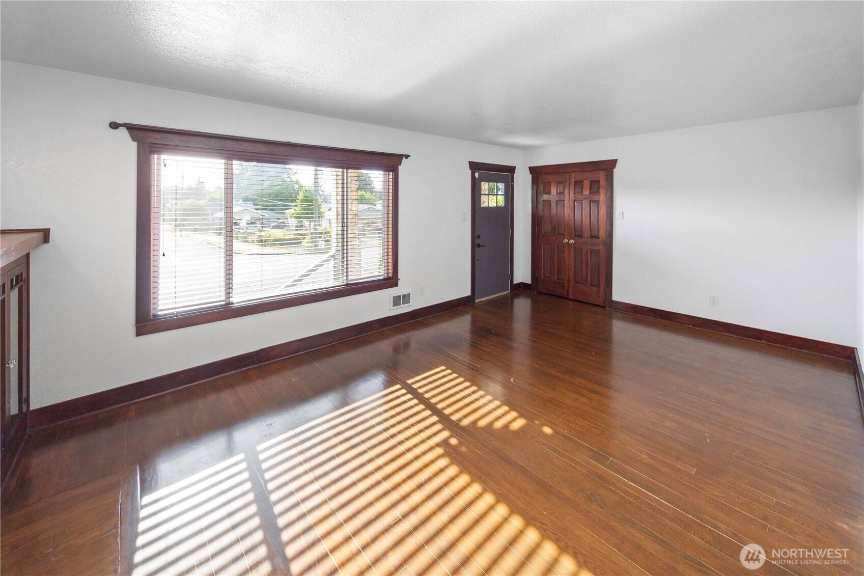 Tacoma, WA 98408,5653 S J ST