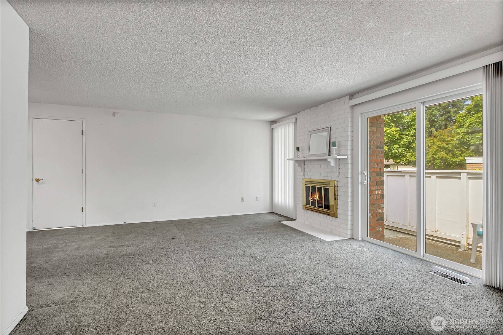 Lakewood, WA 98498,8608 Onyx DR SW #E