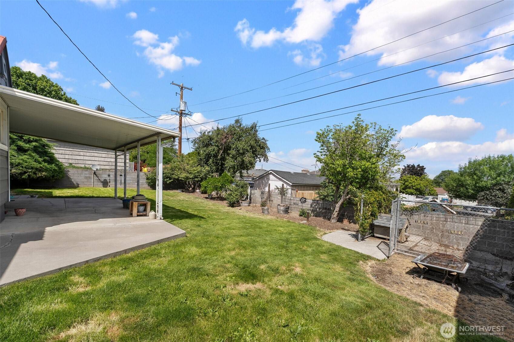 Sunnyside, WA 98944,137 E Hemlock AVE