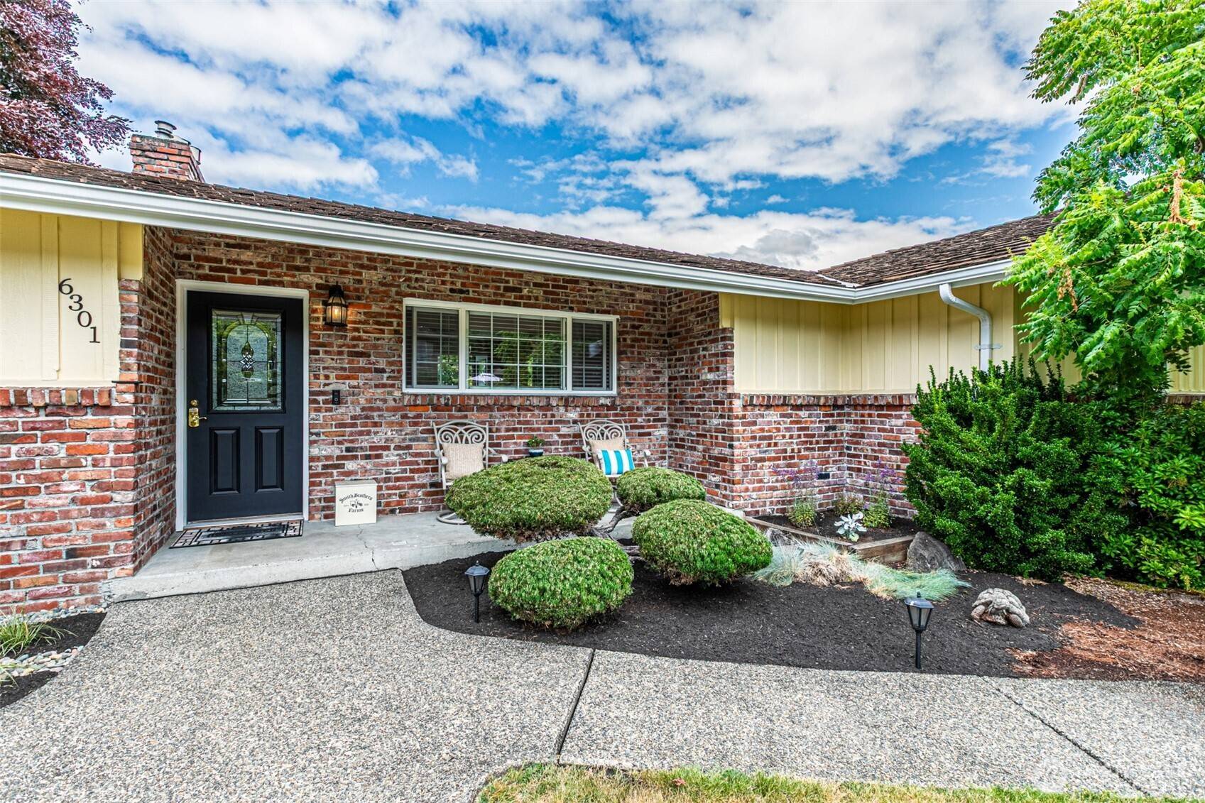 Tacoma, WA 98422,6301 Agnes RD NE