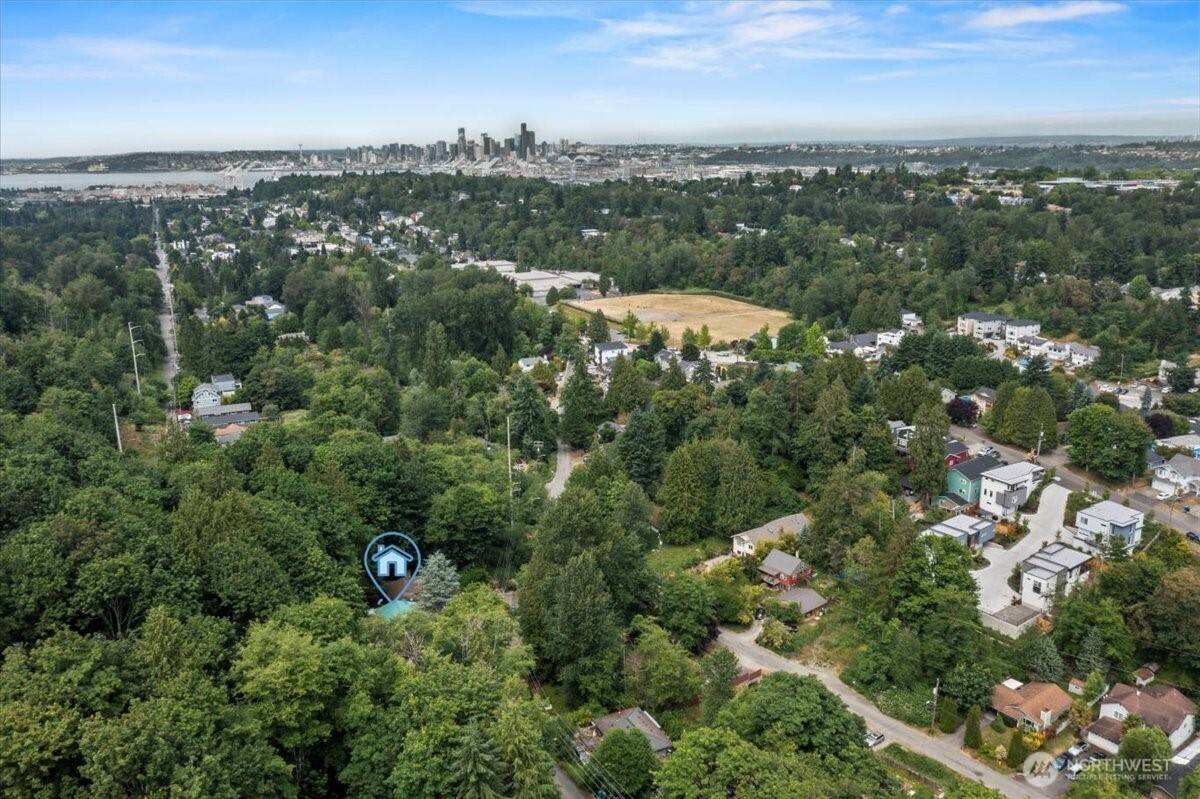 Seattle, WA 98106,6517 25th AVE SW