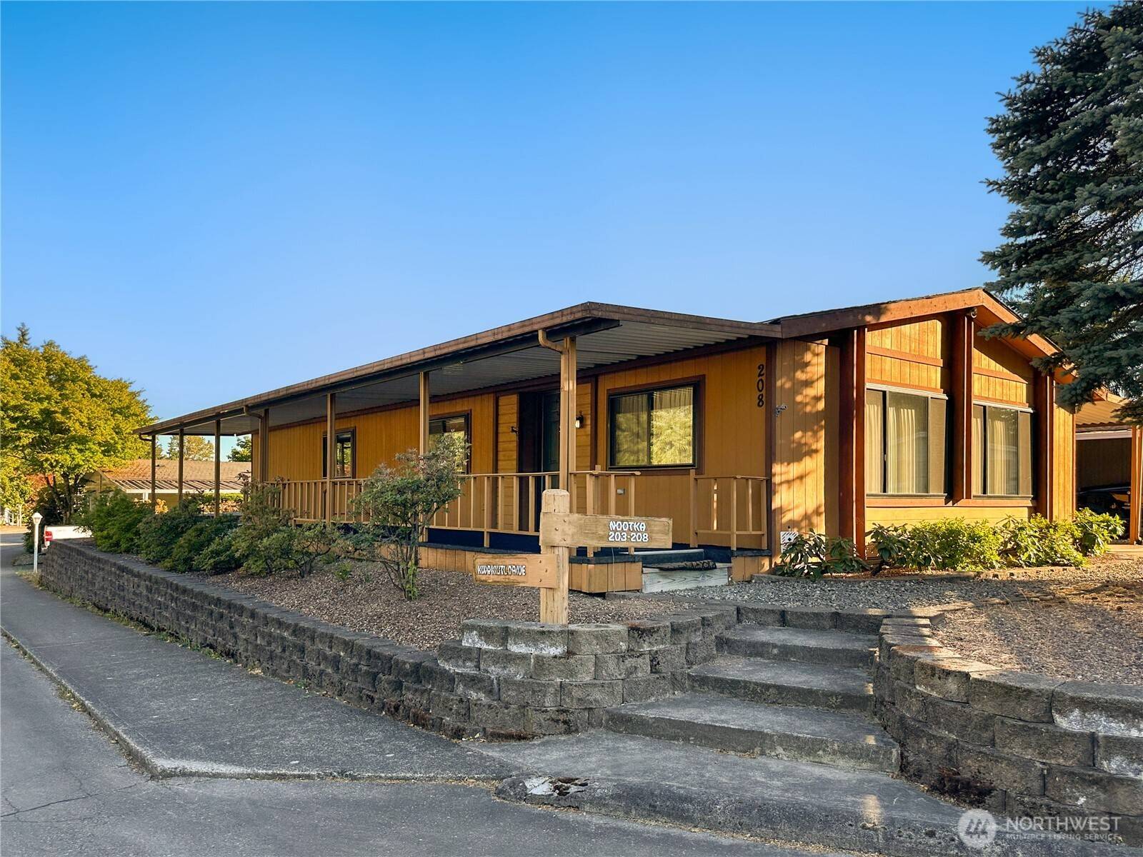 Federal Way, WA 98003,2500 S 370th ST #208