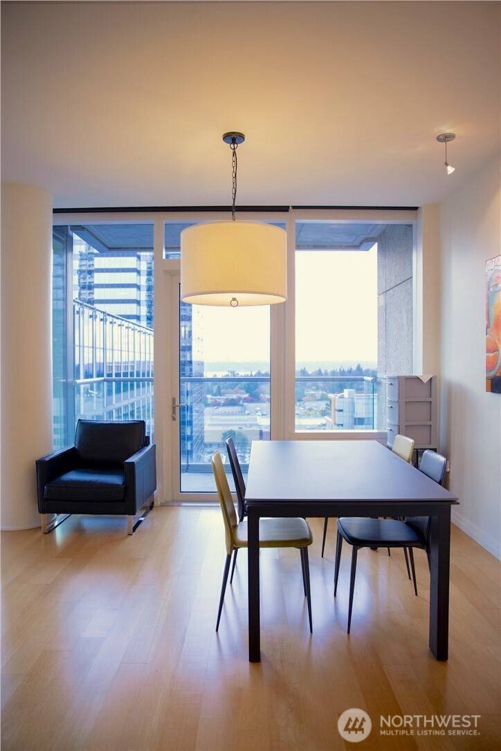 Bellevue, WA 98004,500 106th AVE NE #2115