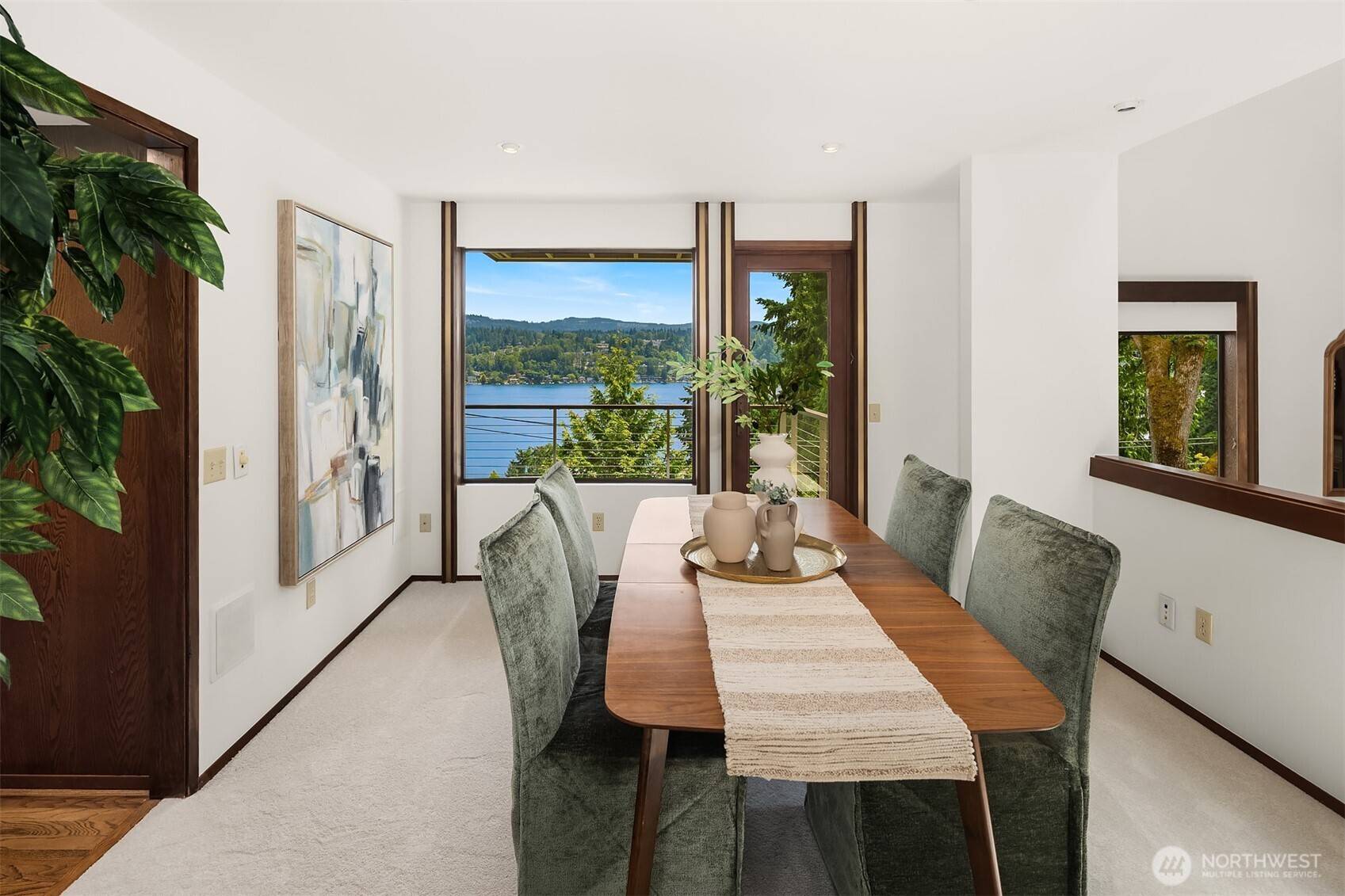 Mercer Island, WA 98040,5665 E Mercer WAY