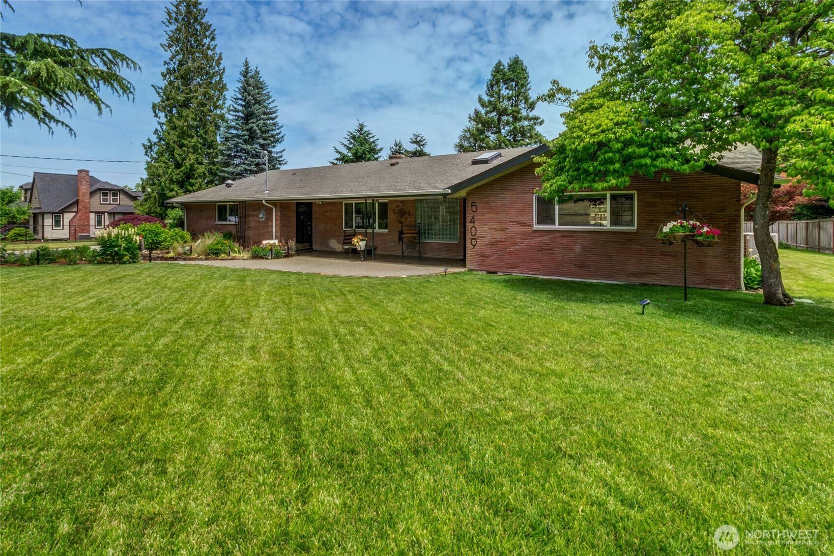 Tacoma, WA 98443,5409 Vickery AVE E
