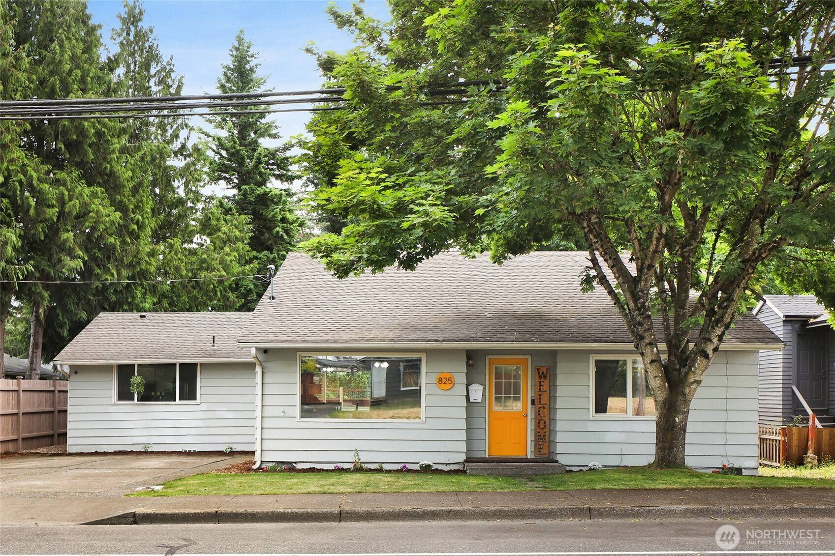 Lynden, WA 98267,825 Main ST