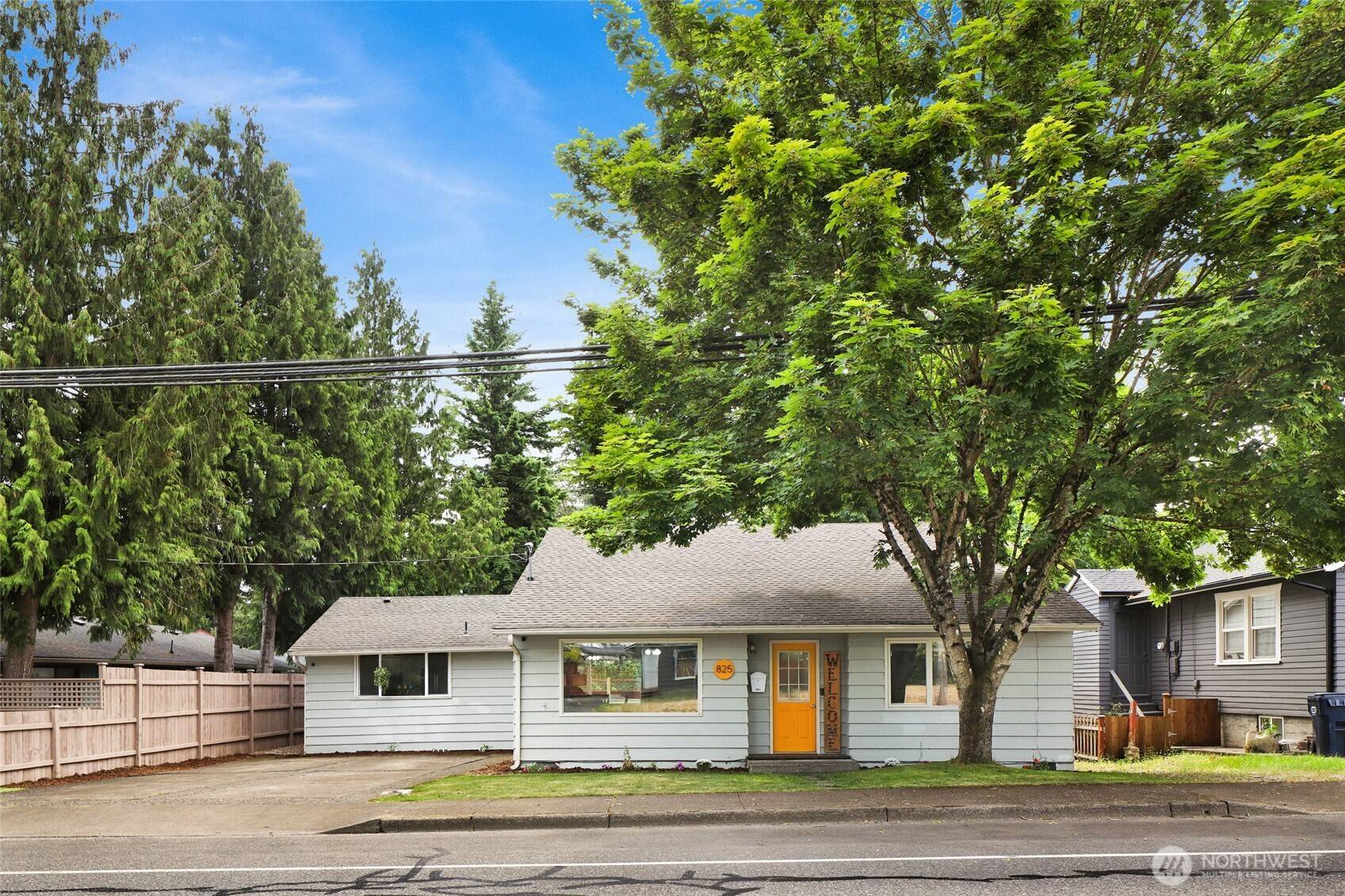 Lynden, WA 98267,825 Main ST