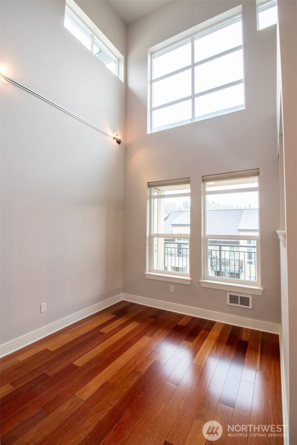 Mercer Island, WA 98040,7800 SE 27th ST #504