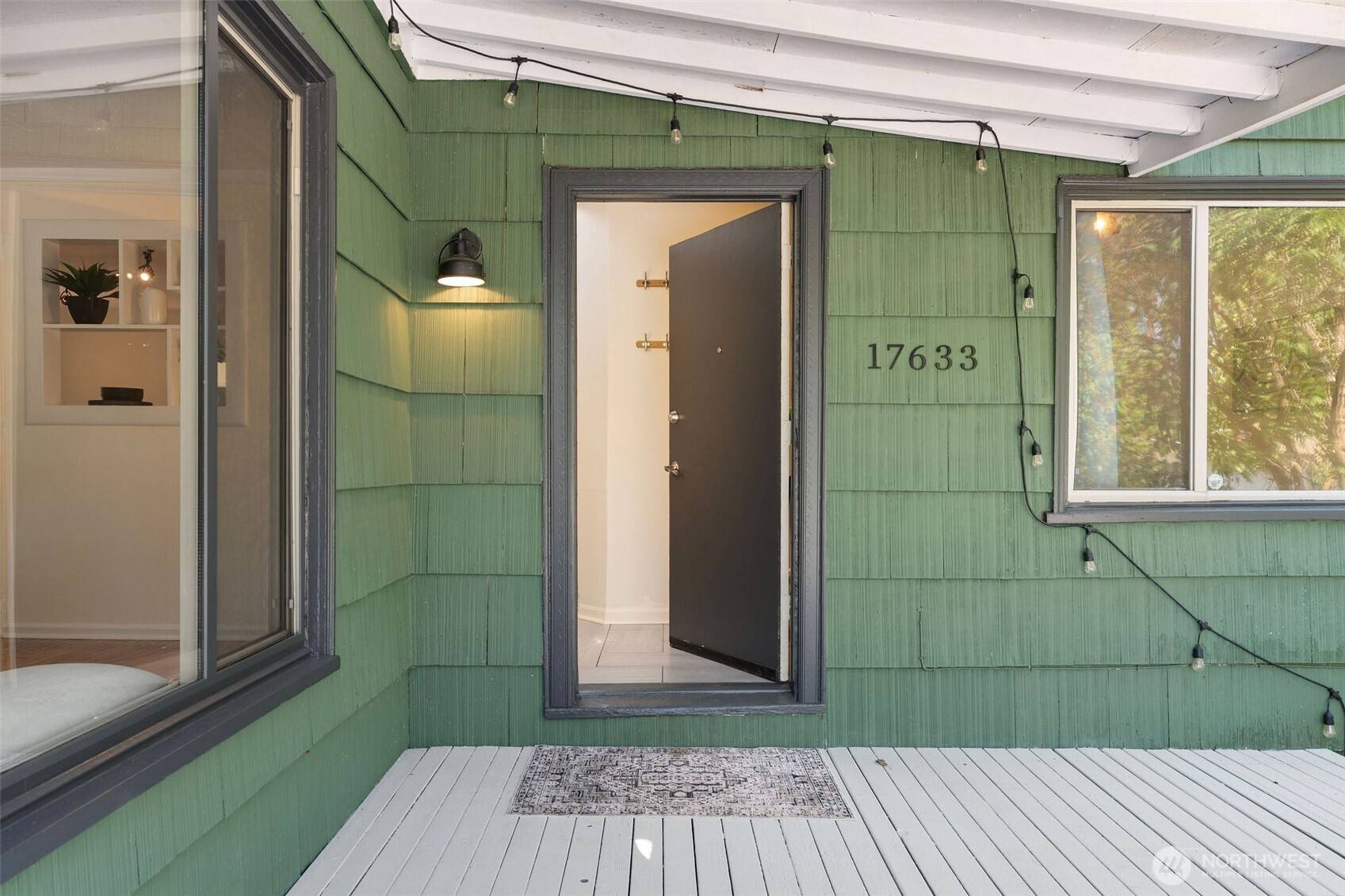 Shoreline, WA 98155,17633 10th AVE NE