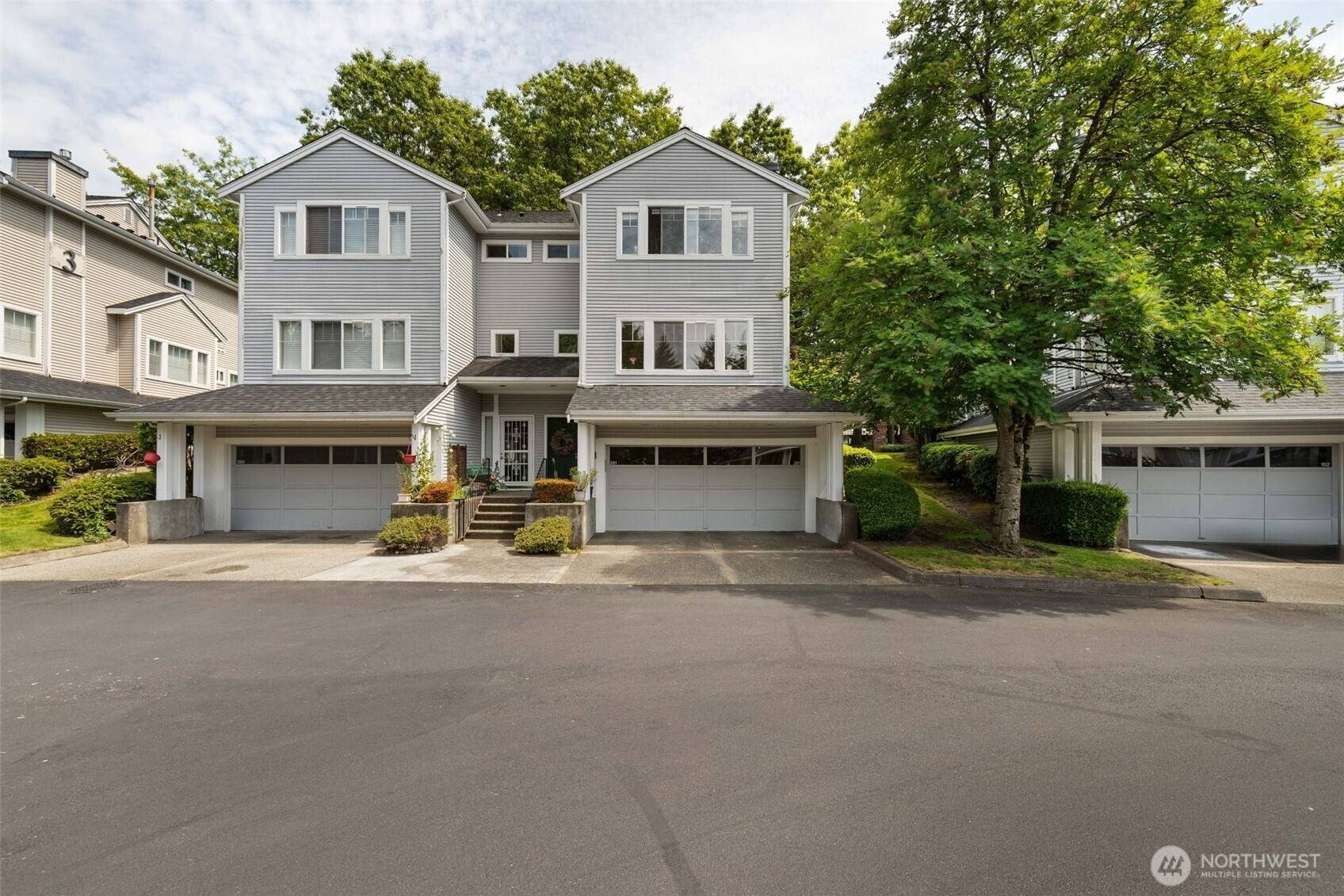 Tacoma, WA 98422,4714 Fairwood Blvd NE #201