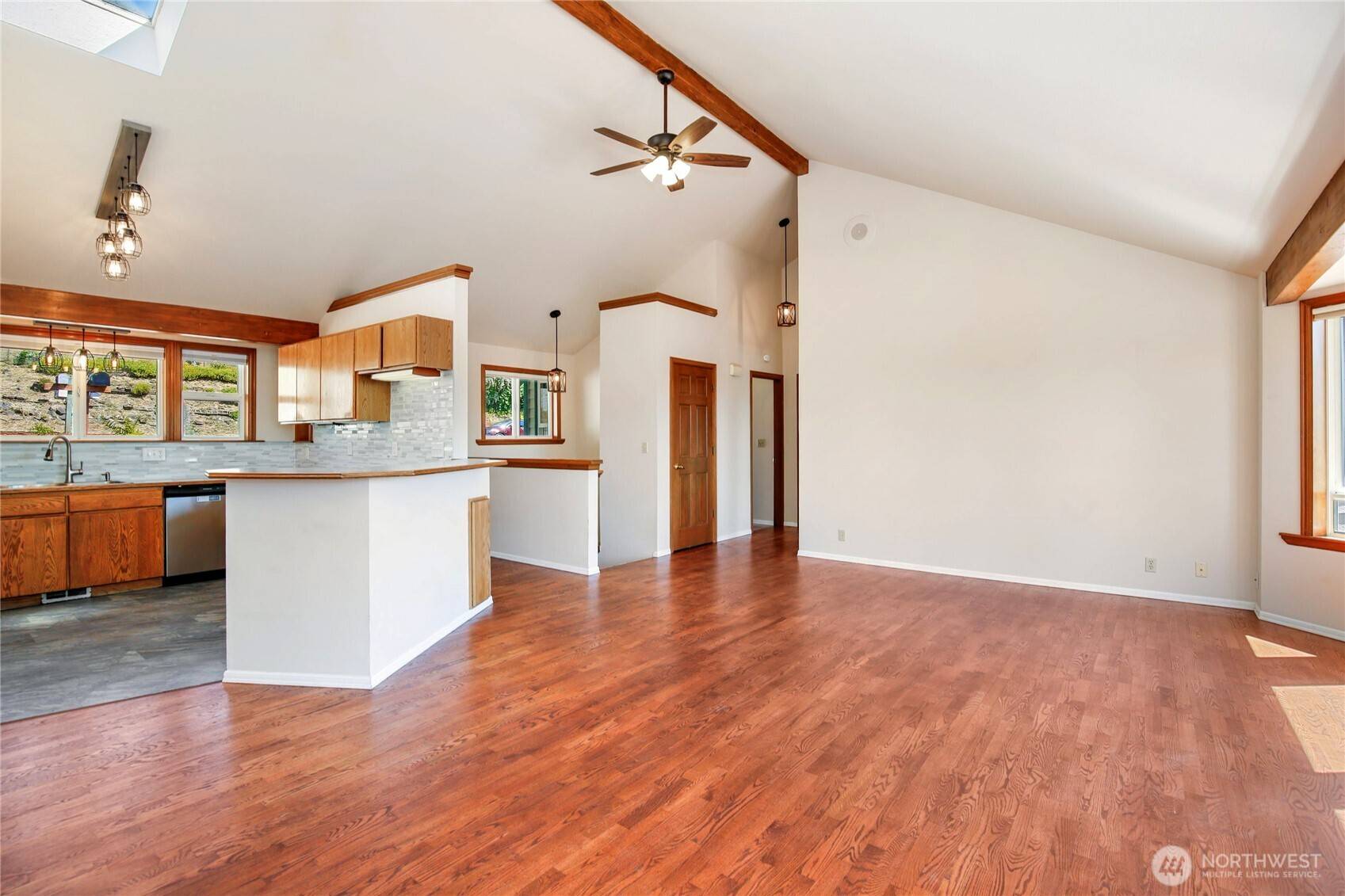 Bremerton, WA 98310,3525 Harbel DR NE