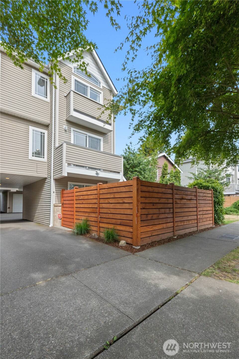 Seattle, WA 98103,8825 Stone AVE N #D
