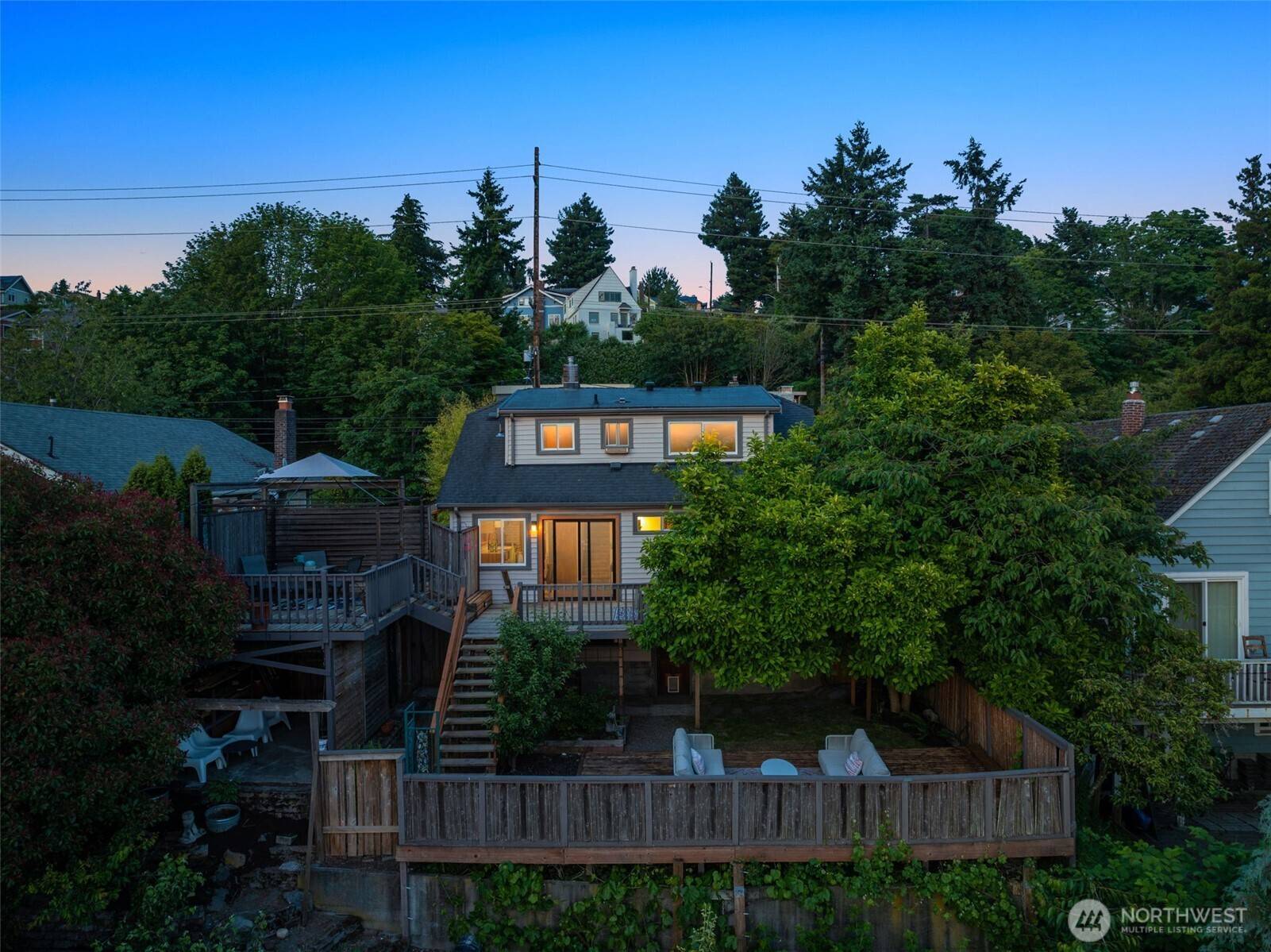 Seattle, WA 98107,5807 3rd AVE NW