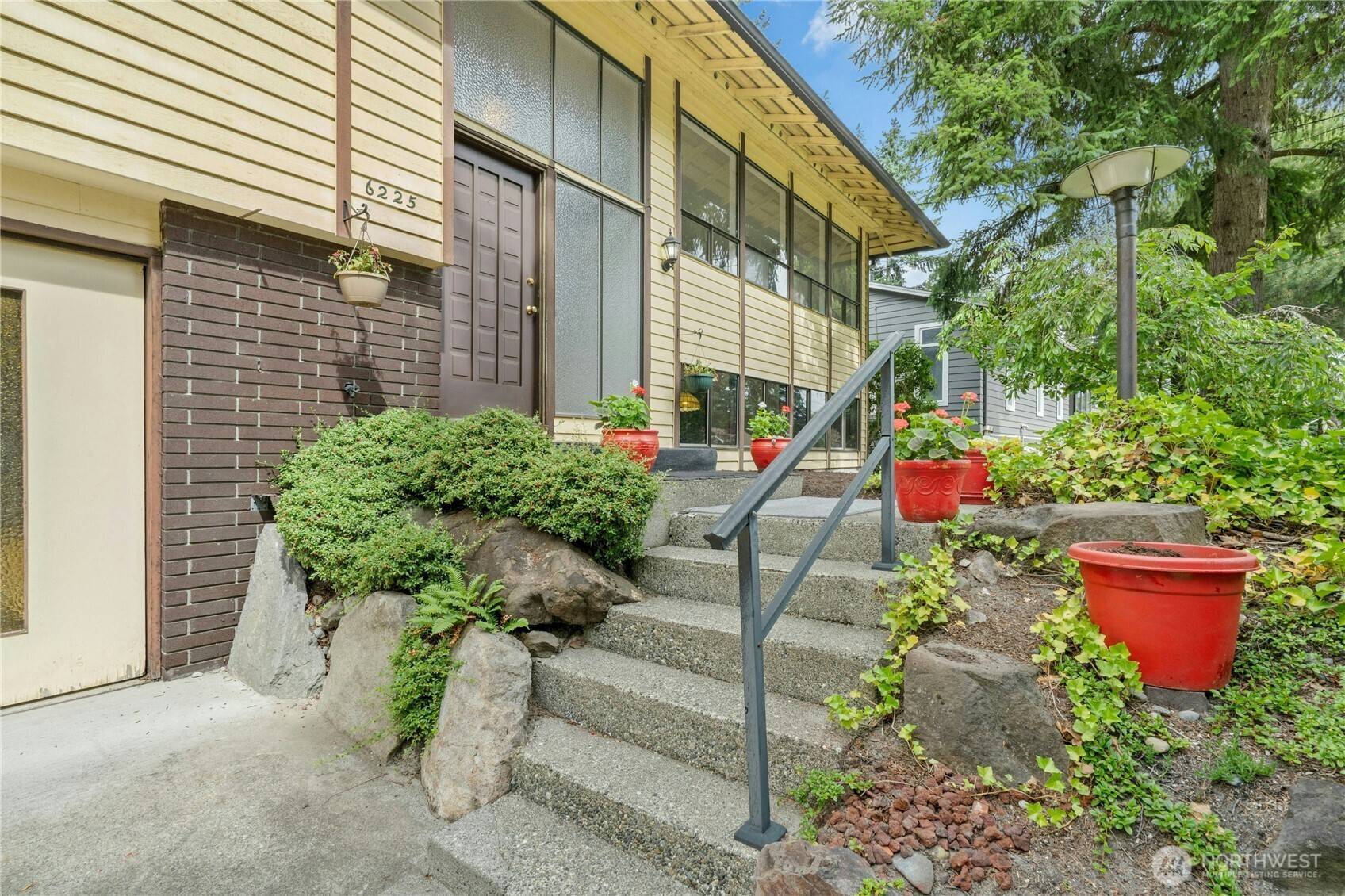 Bellevue, WA 98006,6225 122nd AVE SE