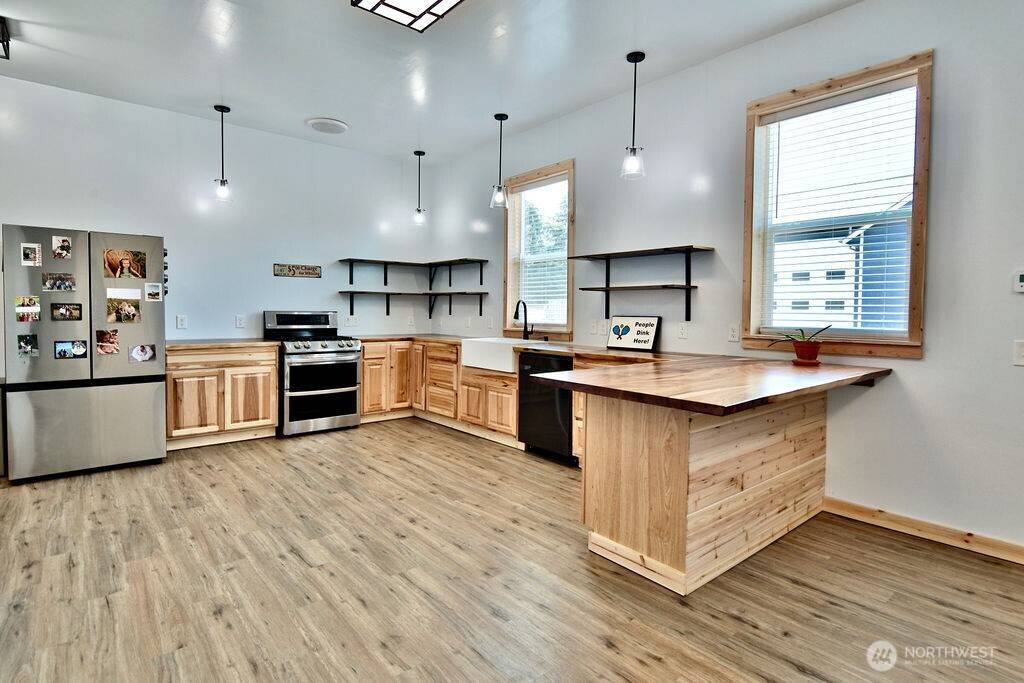 Sequim, WA 98382,132 Milky WAY