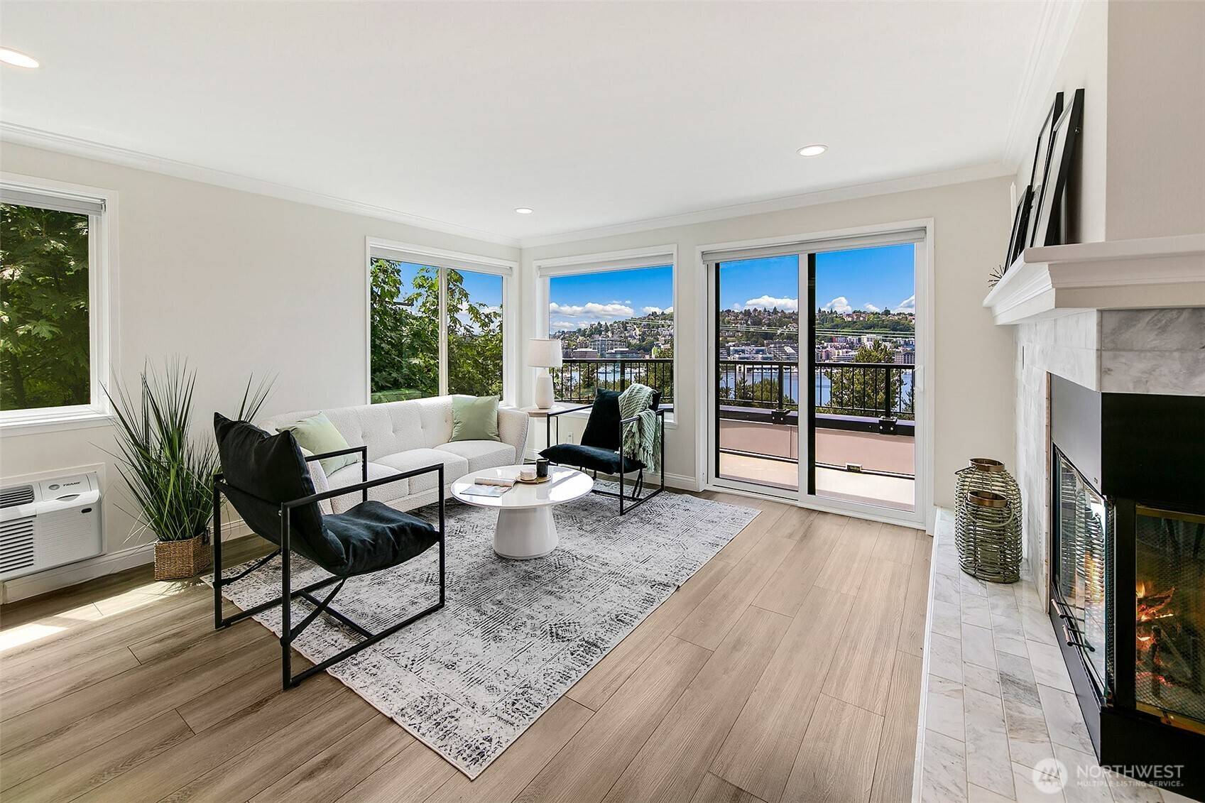 Seattle, WA 98102,1028 Lakeview BLVD E #10