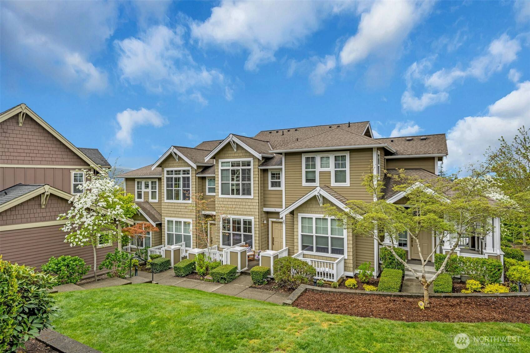 Issaquah, WA 98029,2012 17th AVE NE