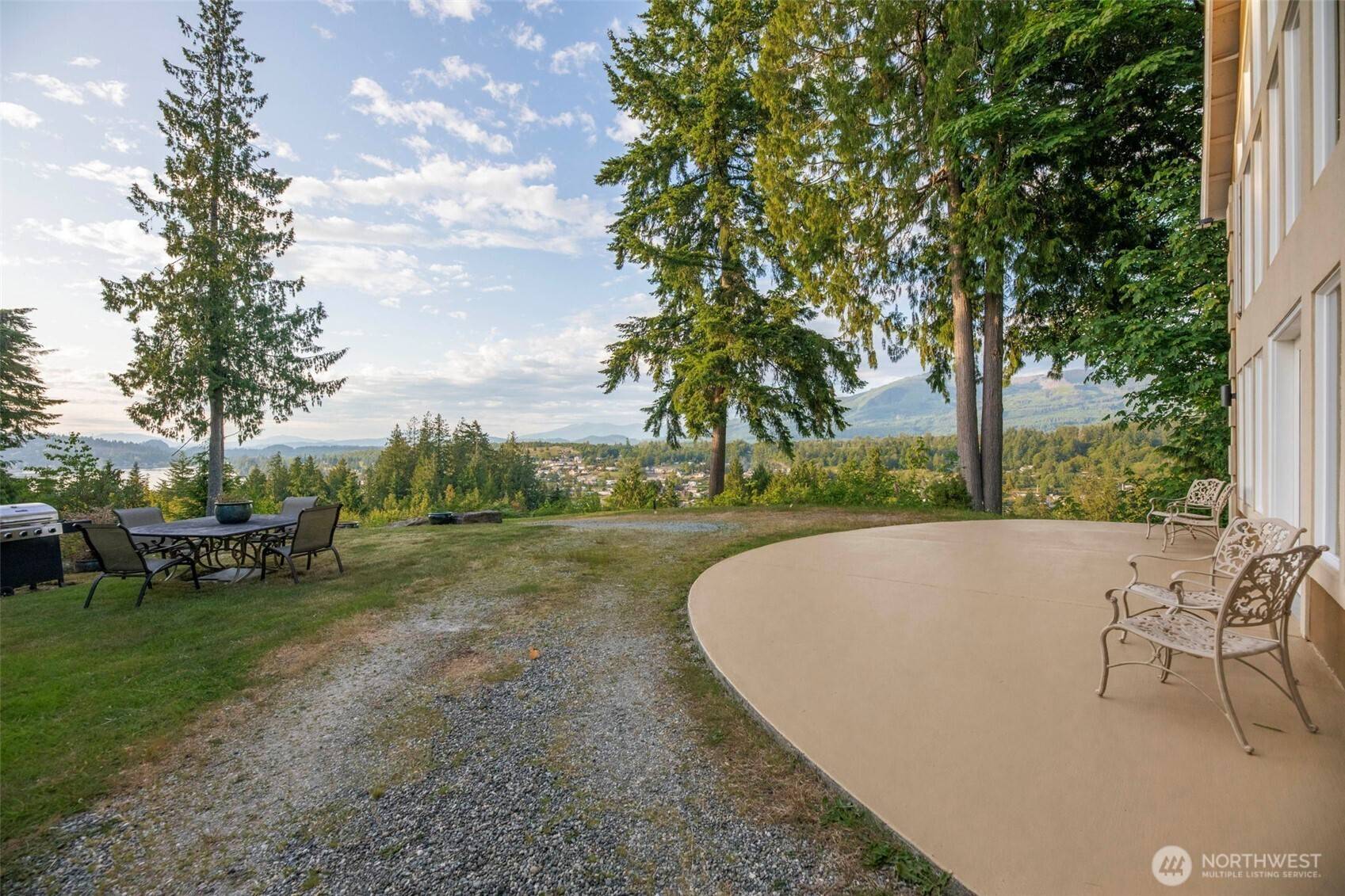 Mount Vernon, WA 98274,24015 Foxglove LN