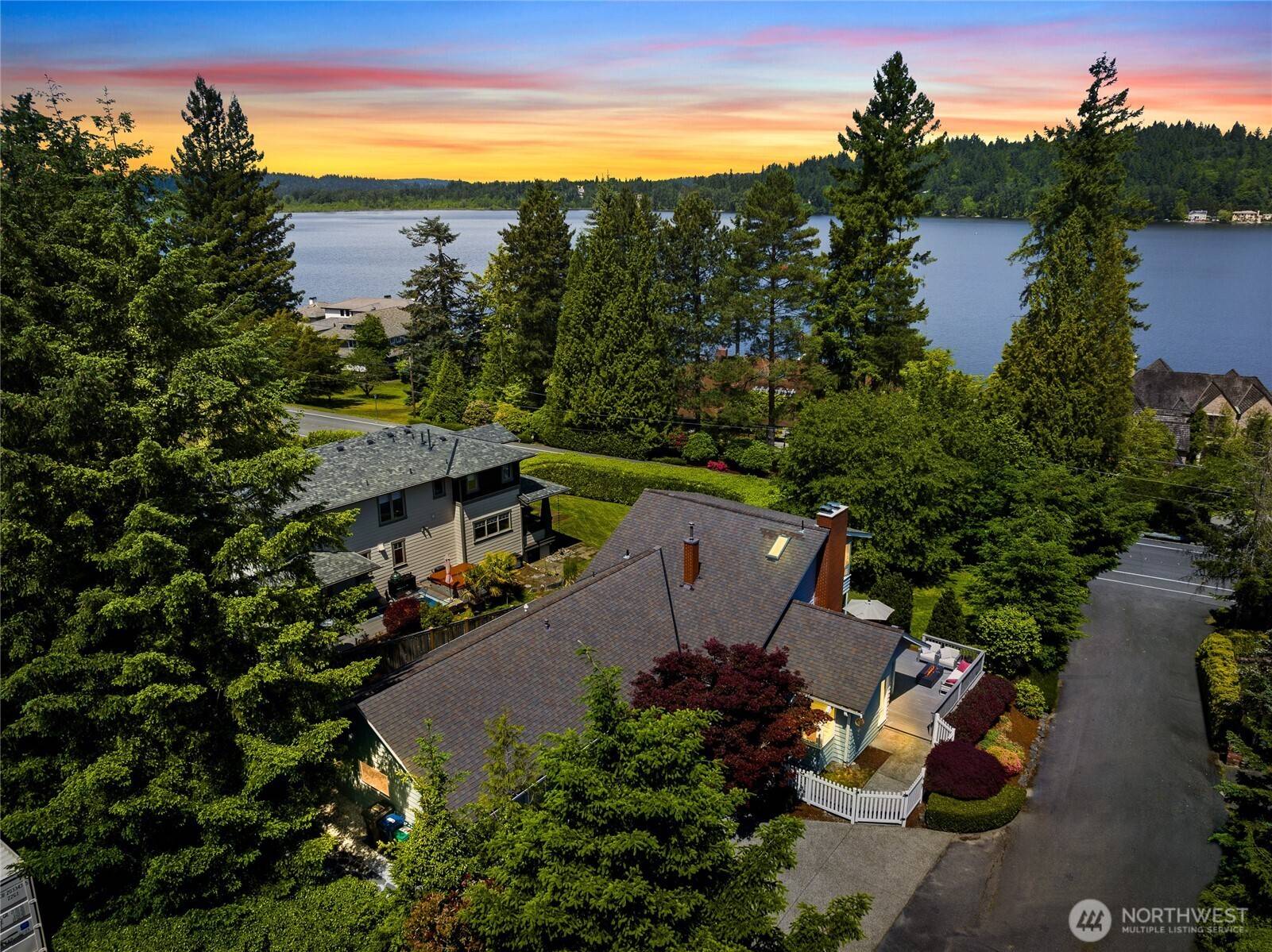 Redmond, WA 98052,3089 W Lake Sammamish Pkwy NE