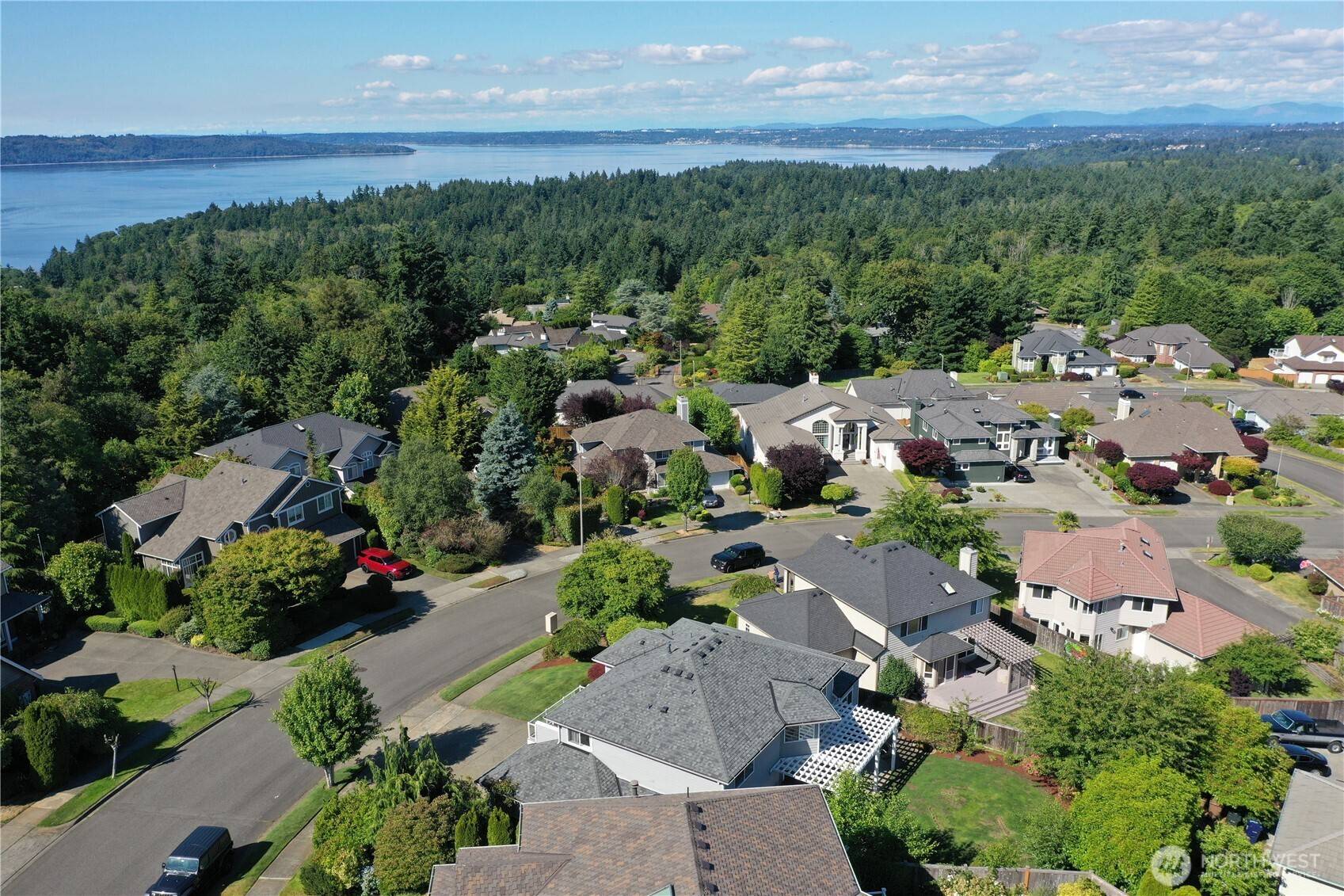 Tacoma, WA 98422,5609 Orca DR NE