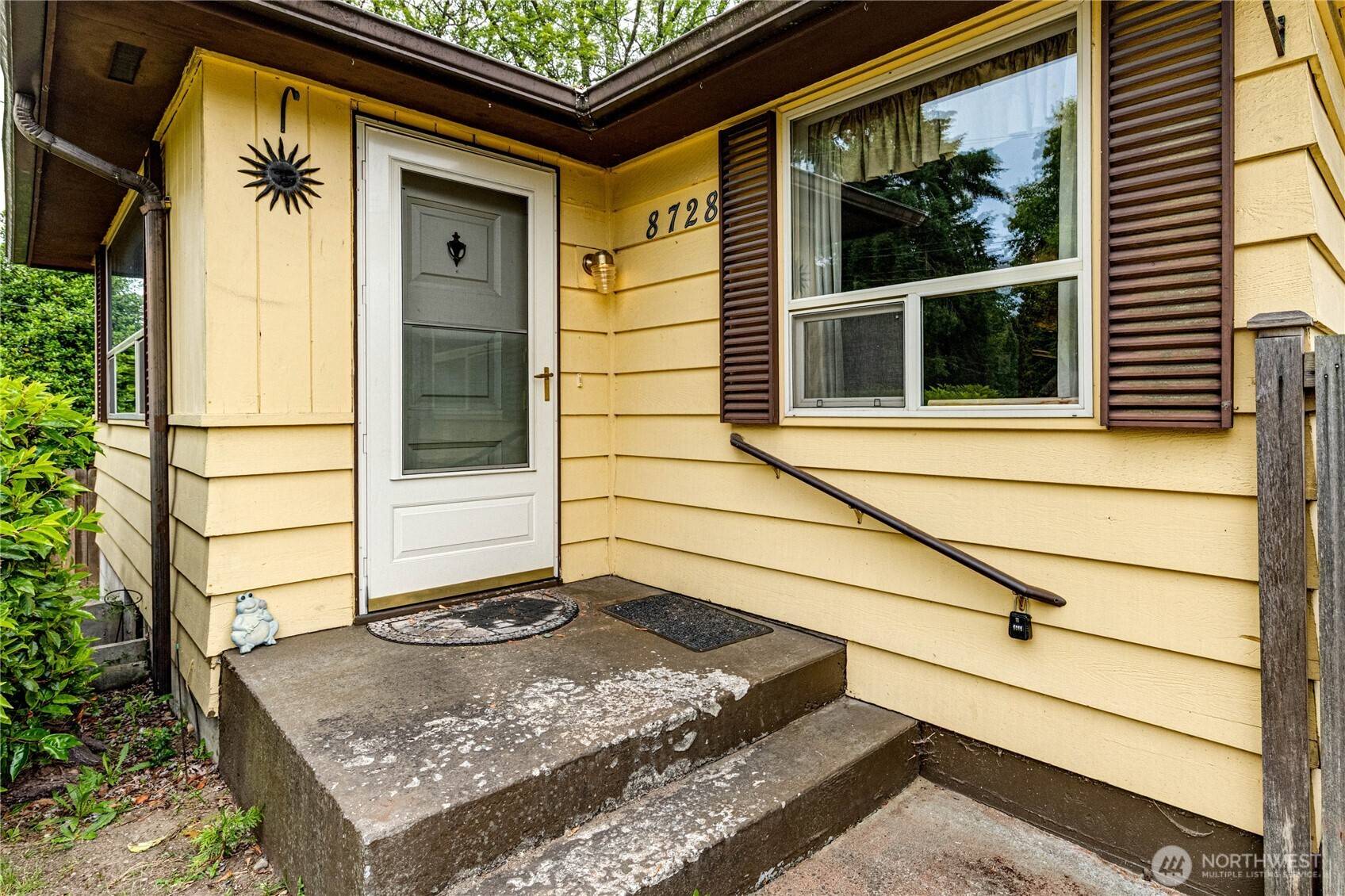 Edmonds, WA 98026,8728 224th ST SW
