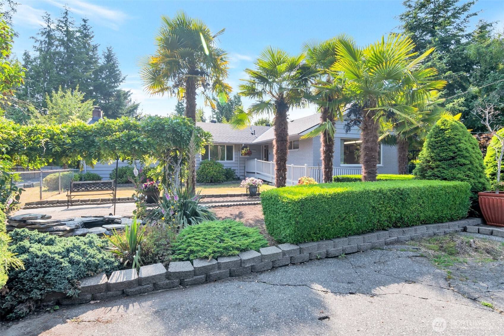 Edmonds, WA 98026,18999 80th AVE W