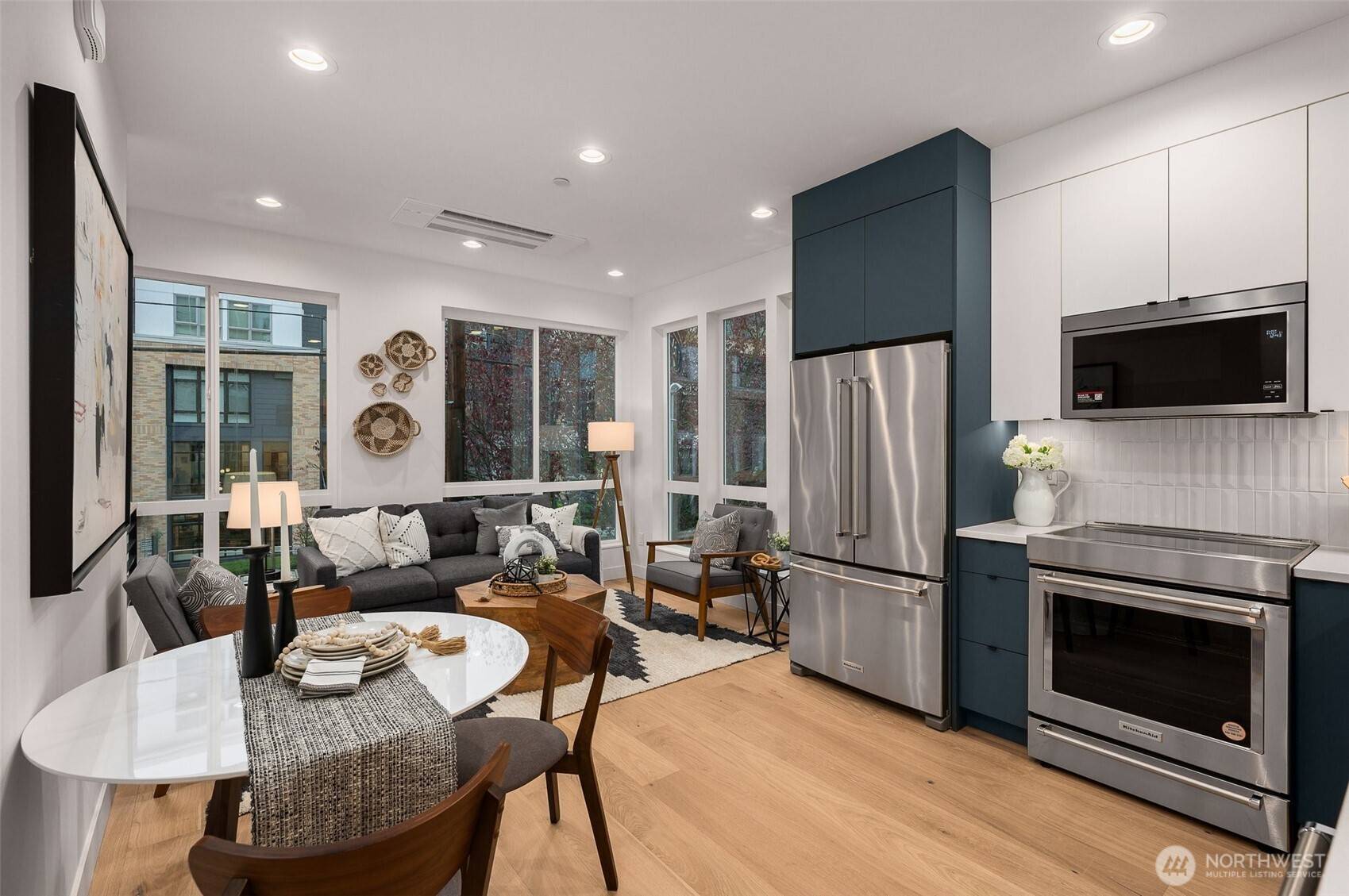 Seattle, WA 98102,222 B 10th AVE E