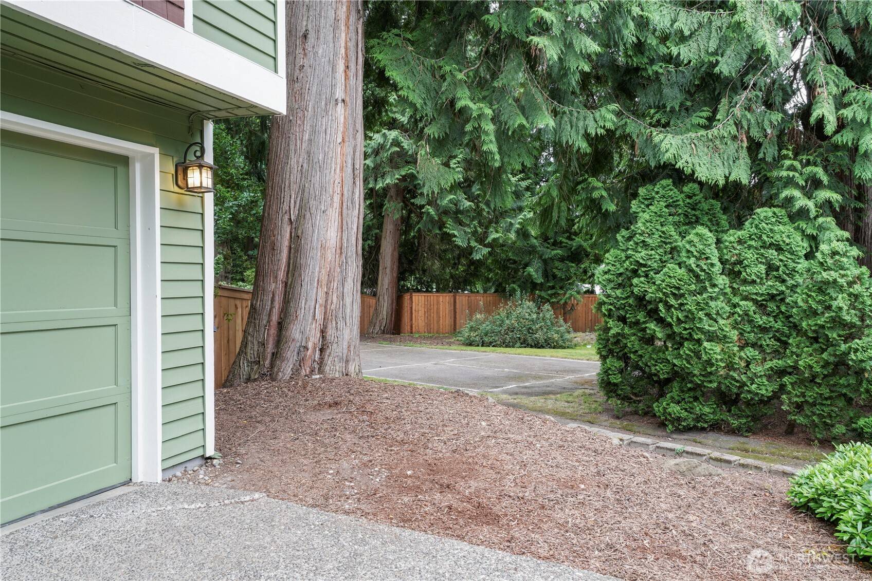 Kirkland, WA 98033,11404 110th AVE NE