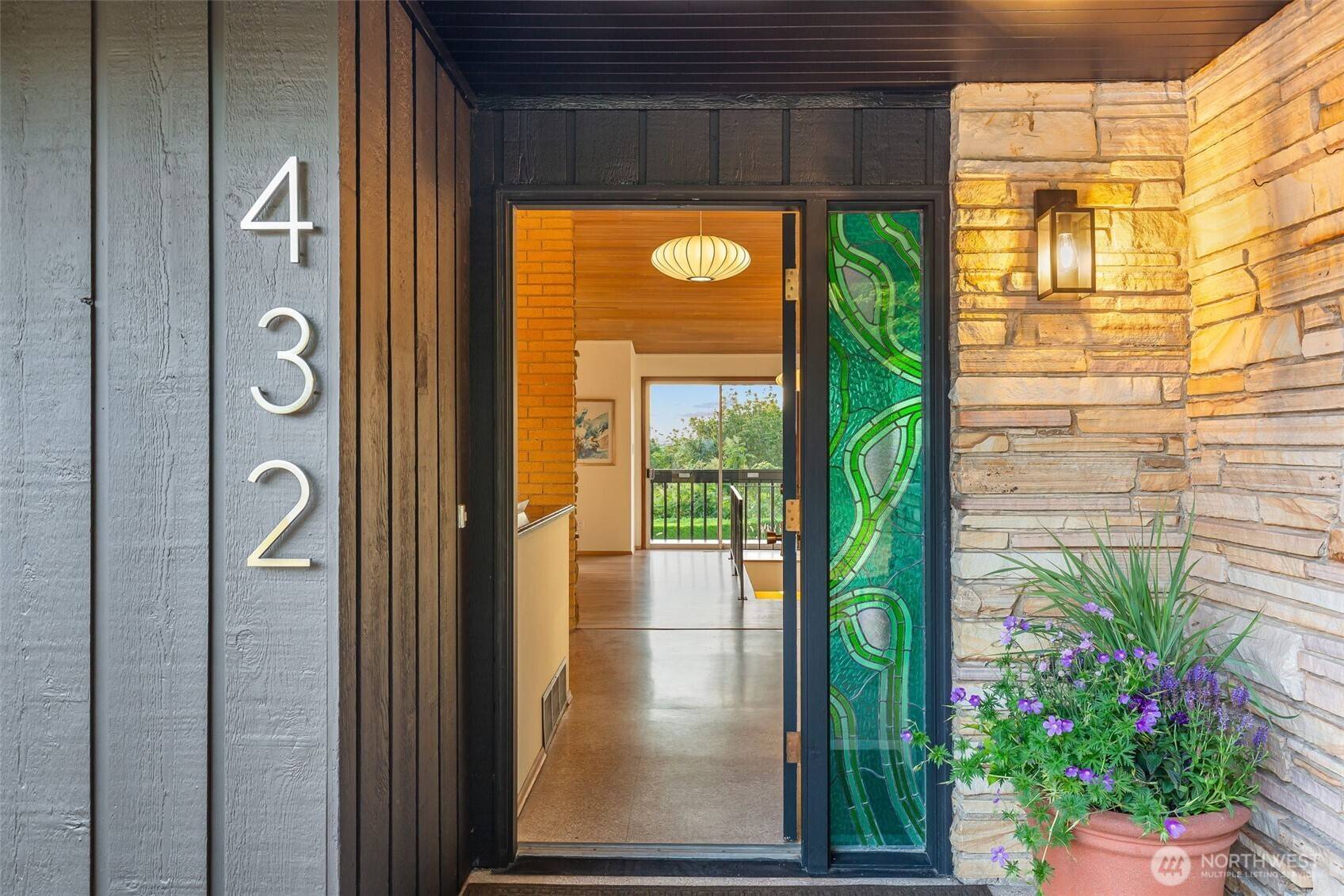 Normandy Park, WA 98166,432 SW 206th ST