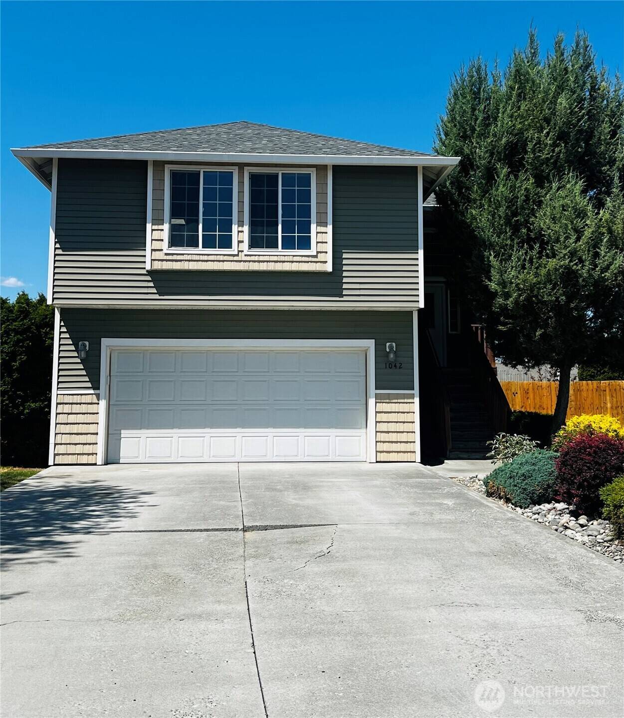 Moses Lake, WA 98837,1042 S Lakeland DR