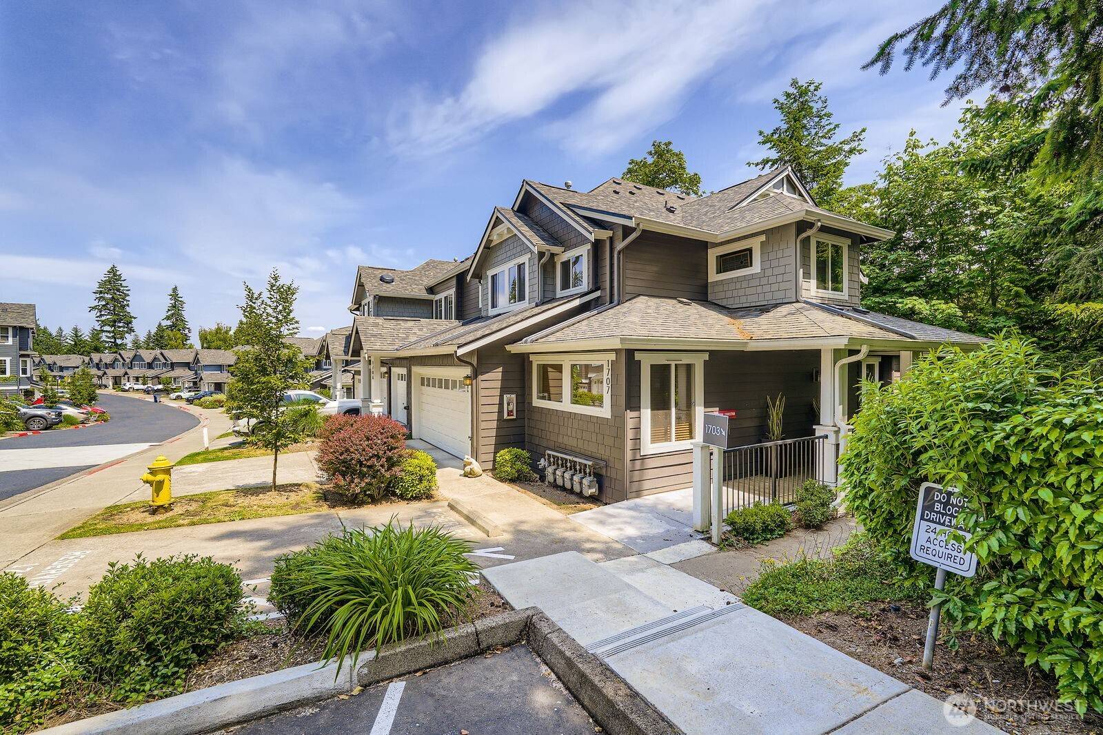 Bellevue, WA 98006,5589 Lakemont BLVD SE #1703
