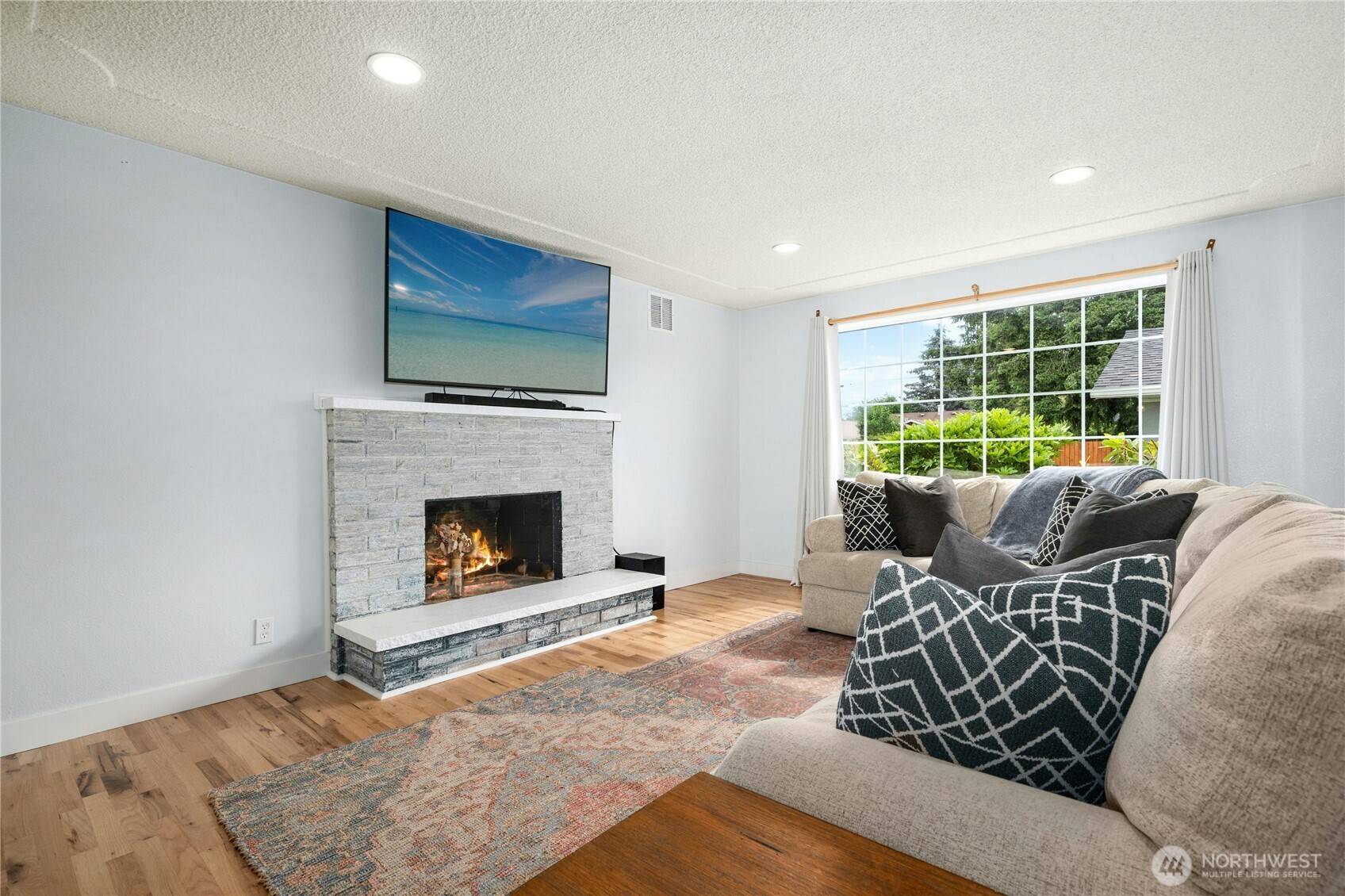 Enumclaw, WA 98022,1037 Harding ST