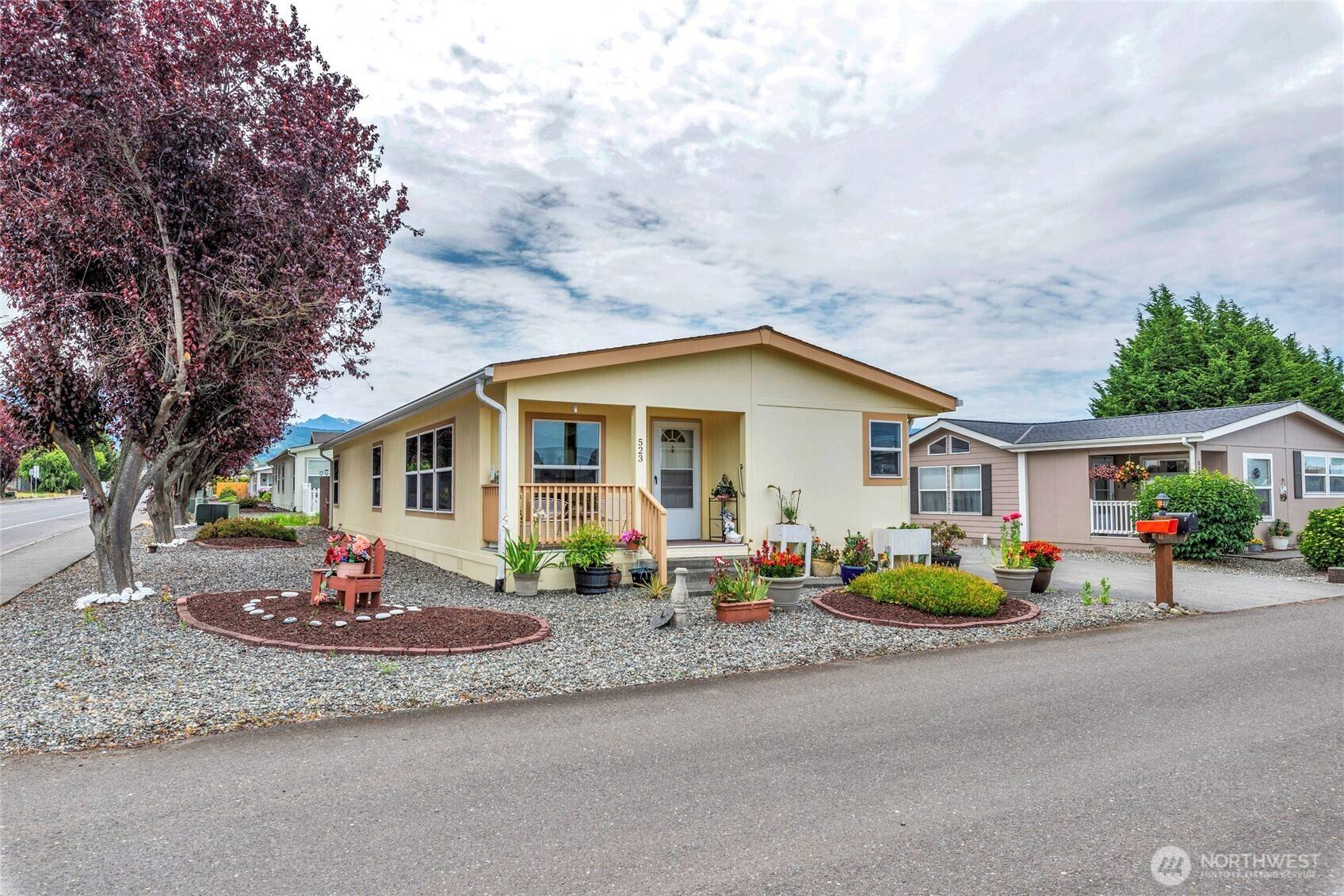 Sequim, WA 98382,523 N 7th AVE
