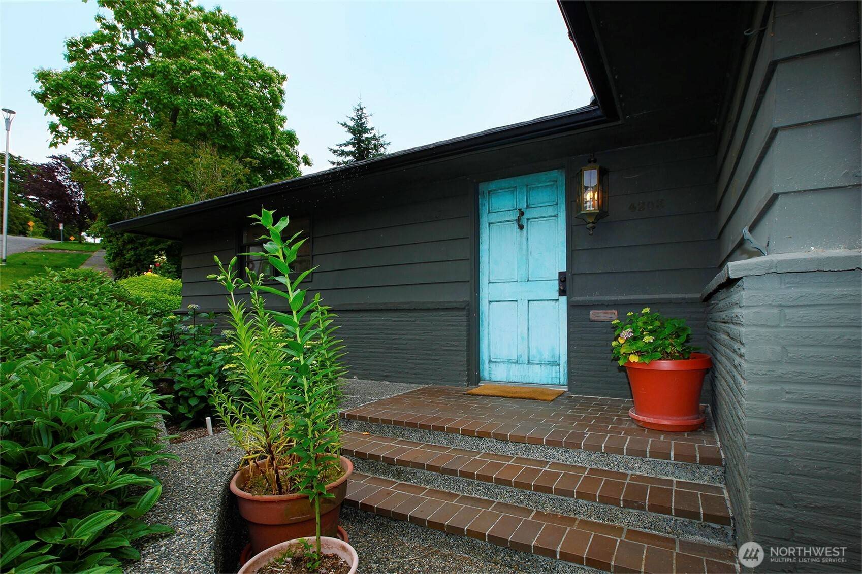 Seattle, WA 98105,4203 NE 38th ST